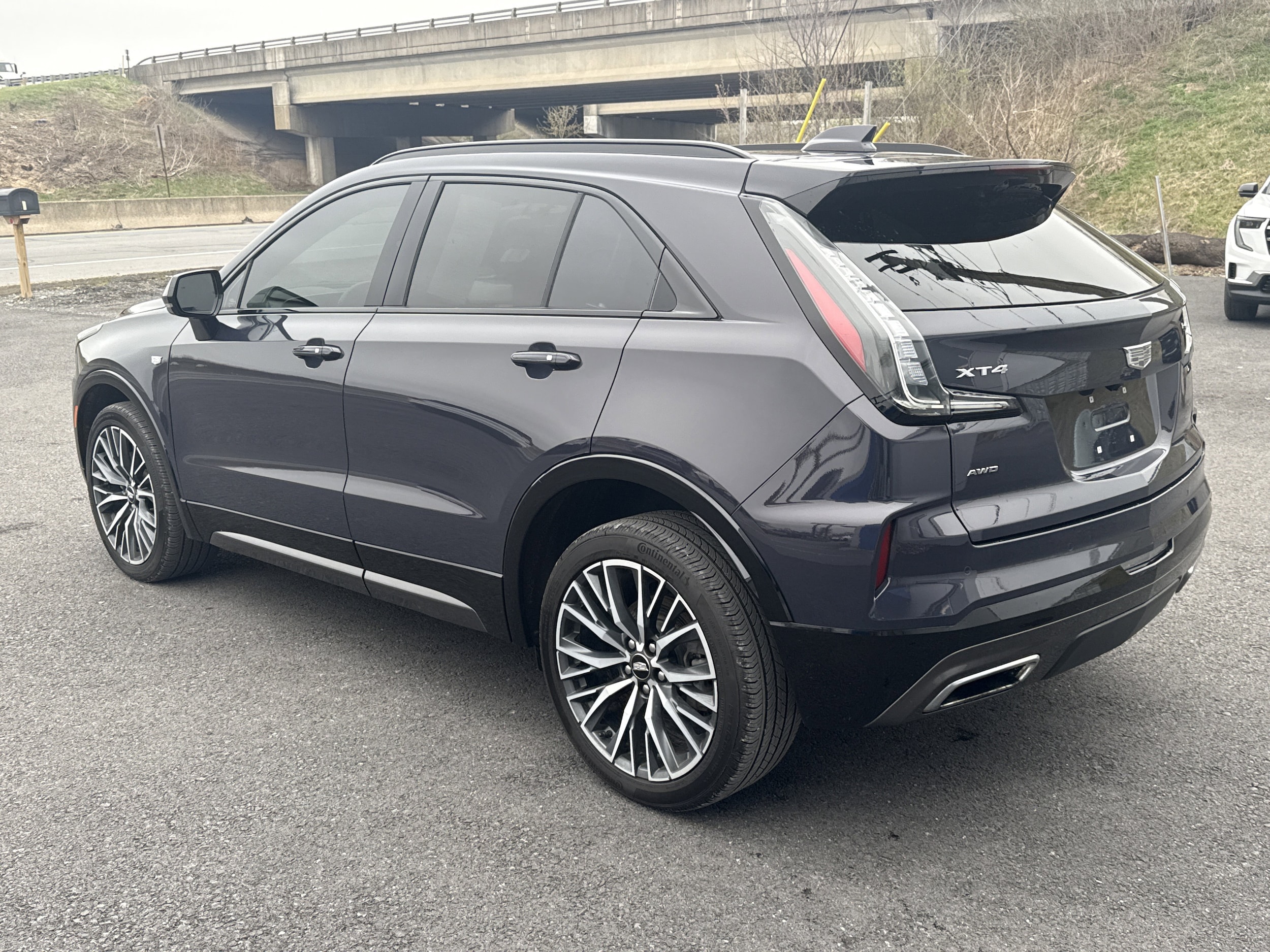 2024 Cadillac XT4 Sport - Photo 6