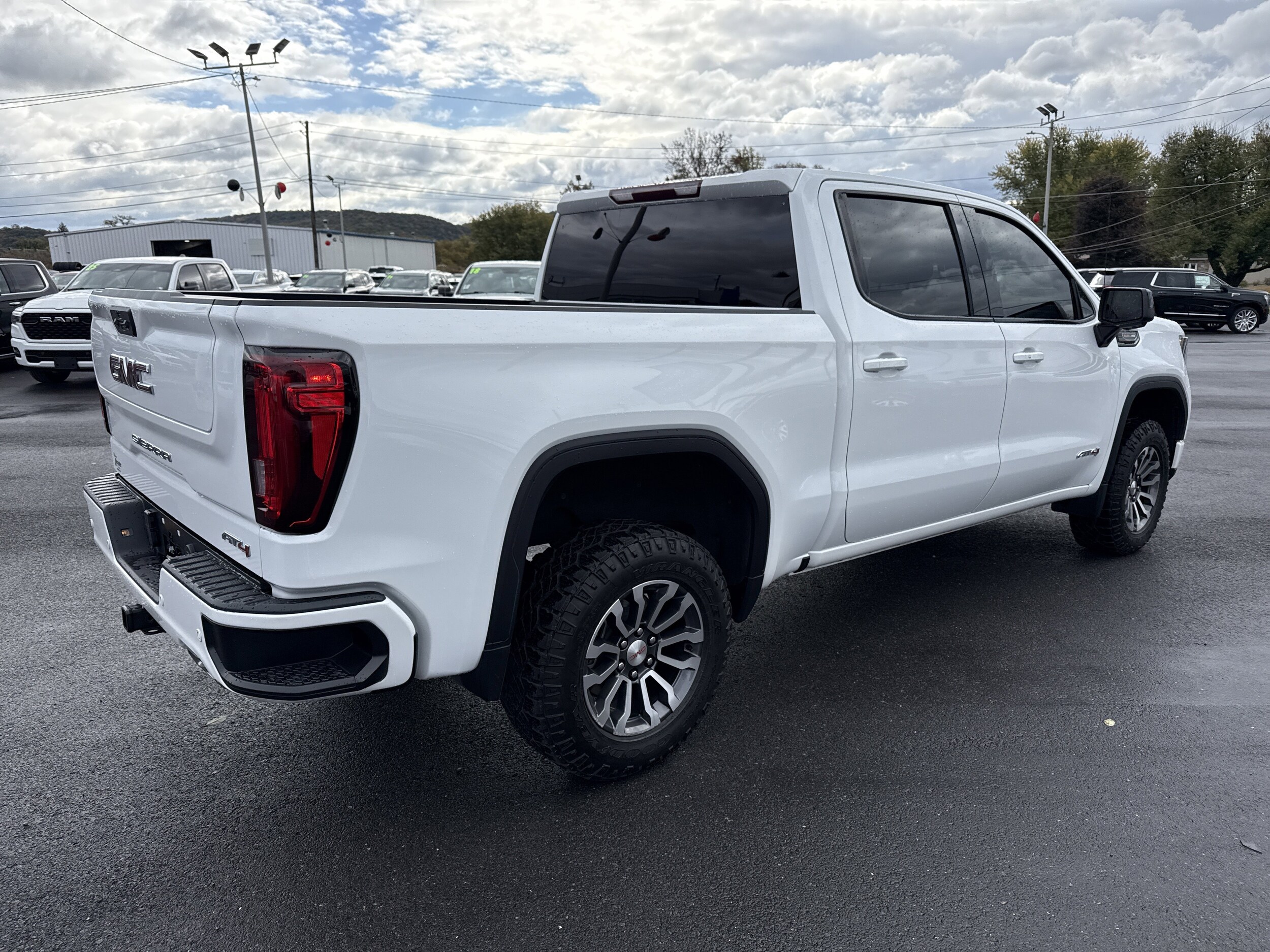 2023 Gmc Sierra 1500 AT4 photo 3