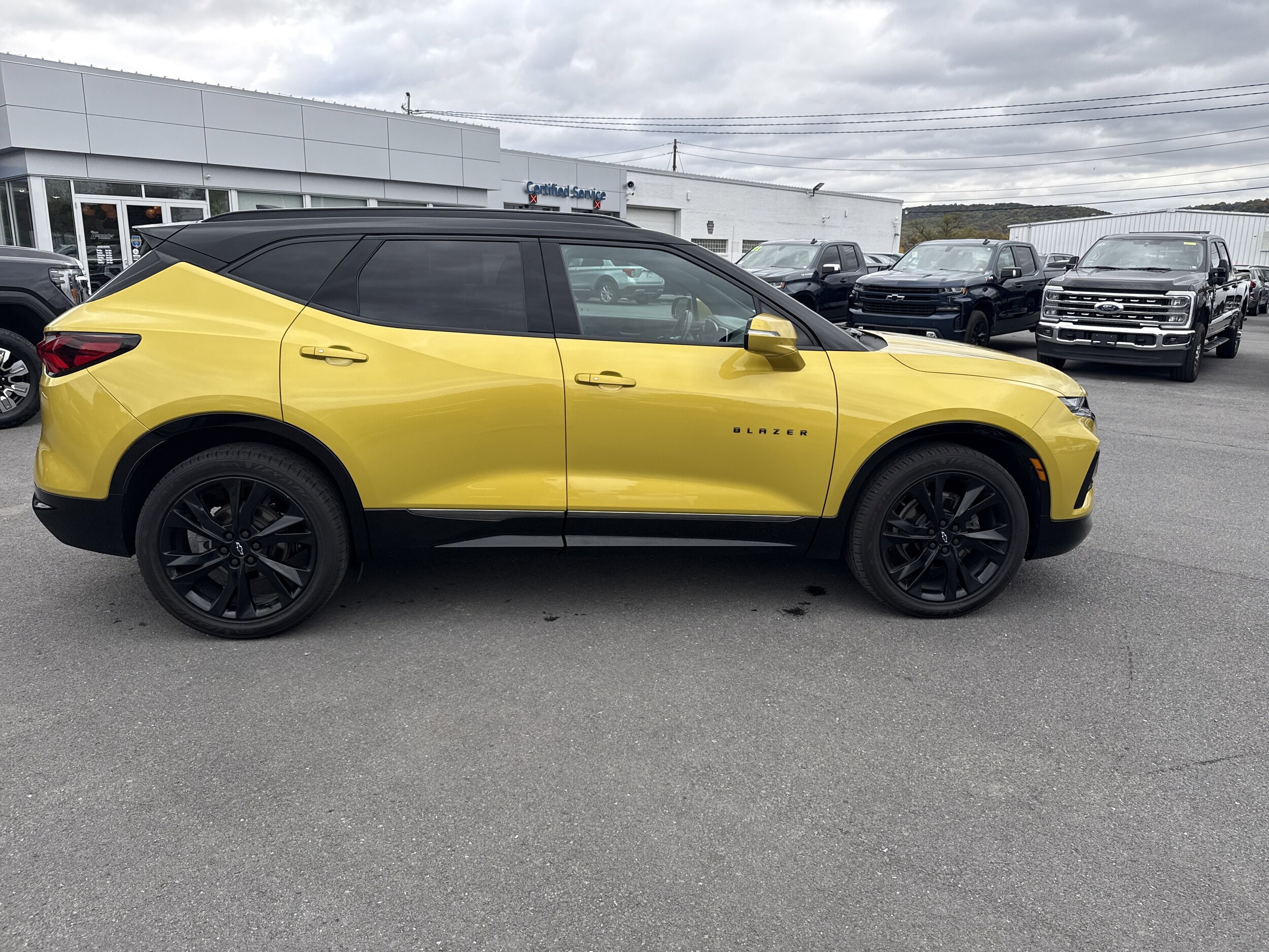 2022 Chevrolet Blazer RS photo 2