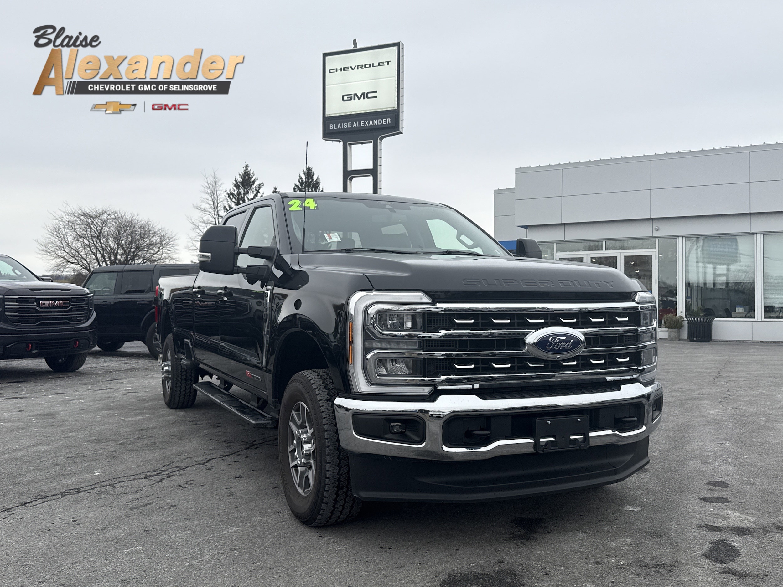 2024 Ford F-350 Super Duty Lariat's photo