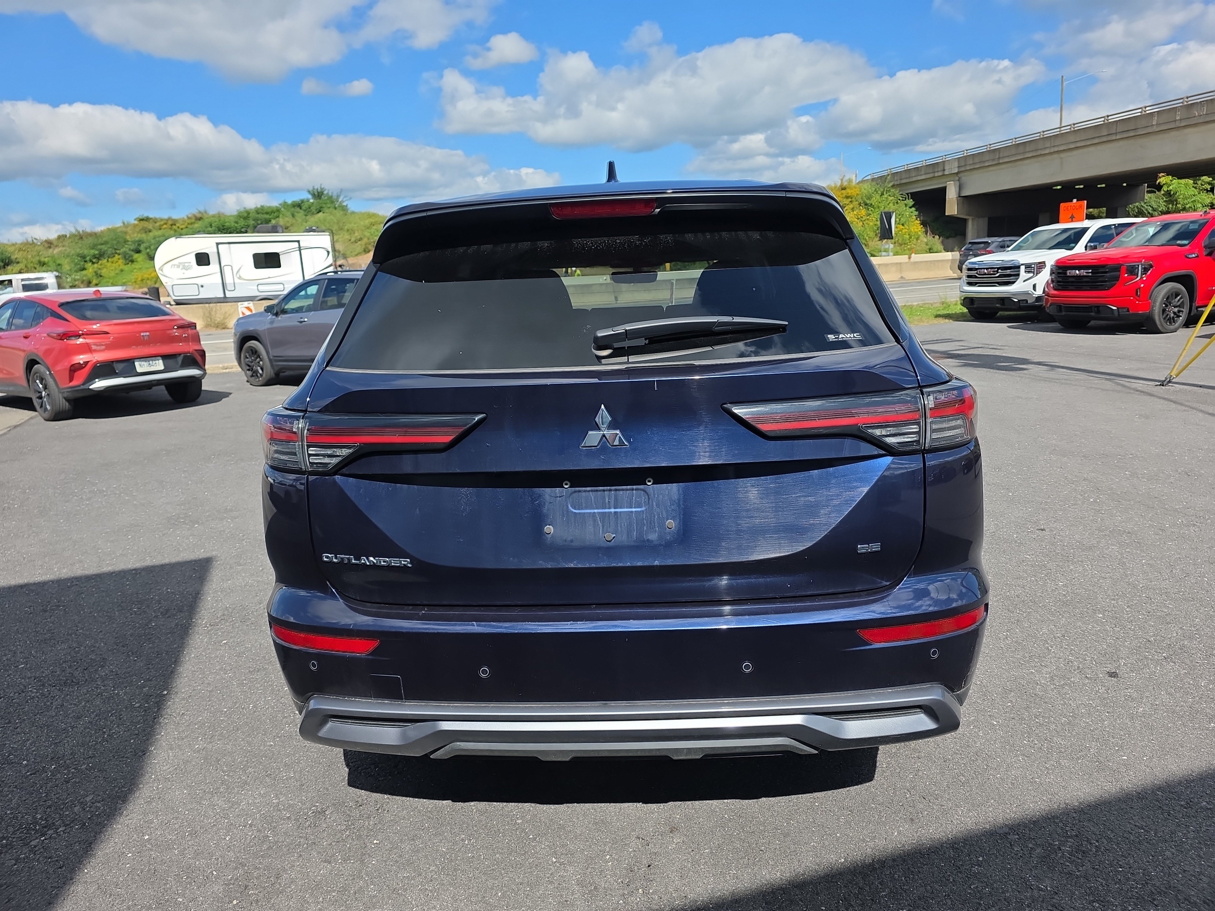 Used 2025 Mitsubishi Outlander SE SUV