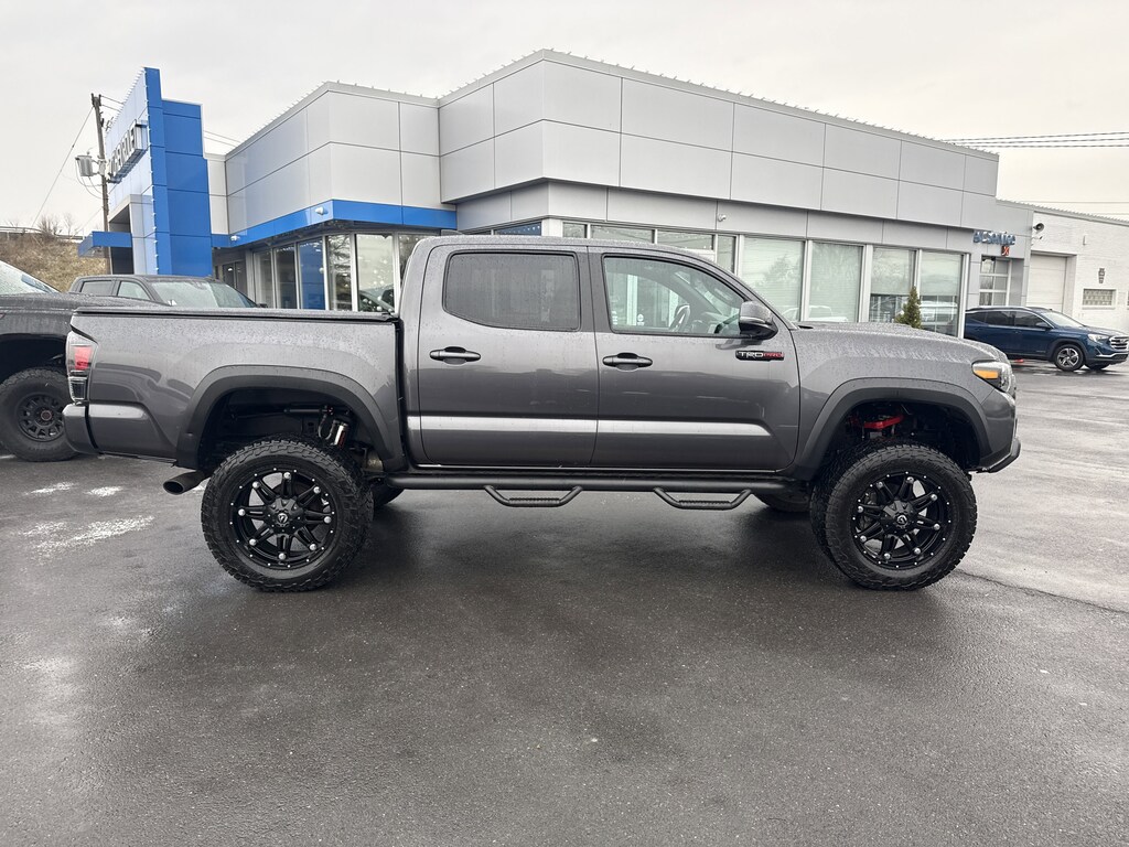 Used 2020 Toyota Tacoma 4WD Truck Double Cab