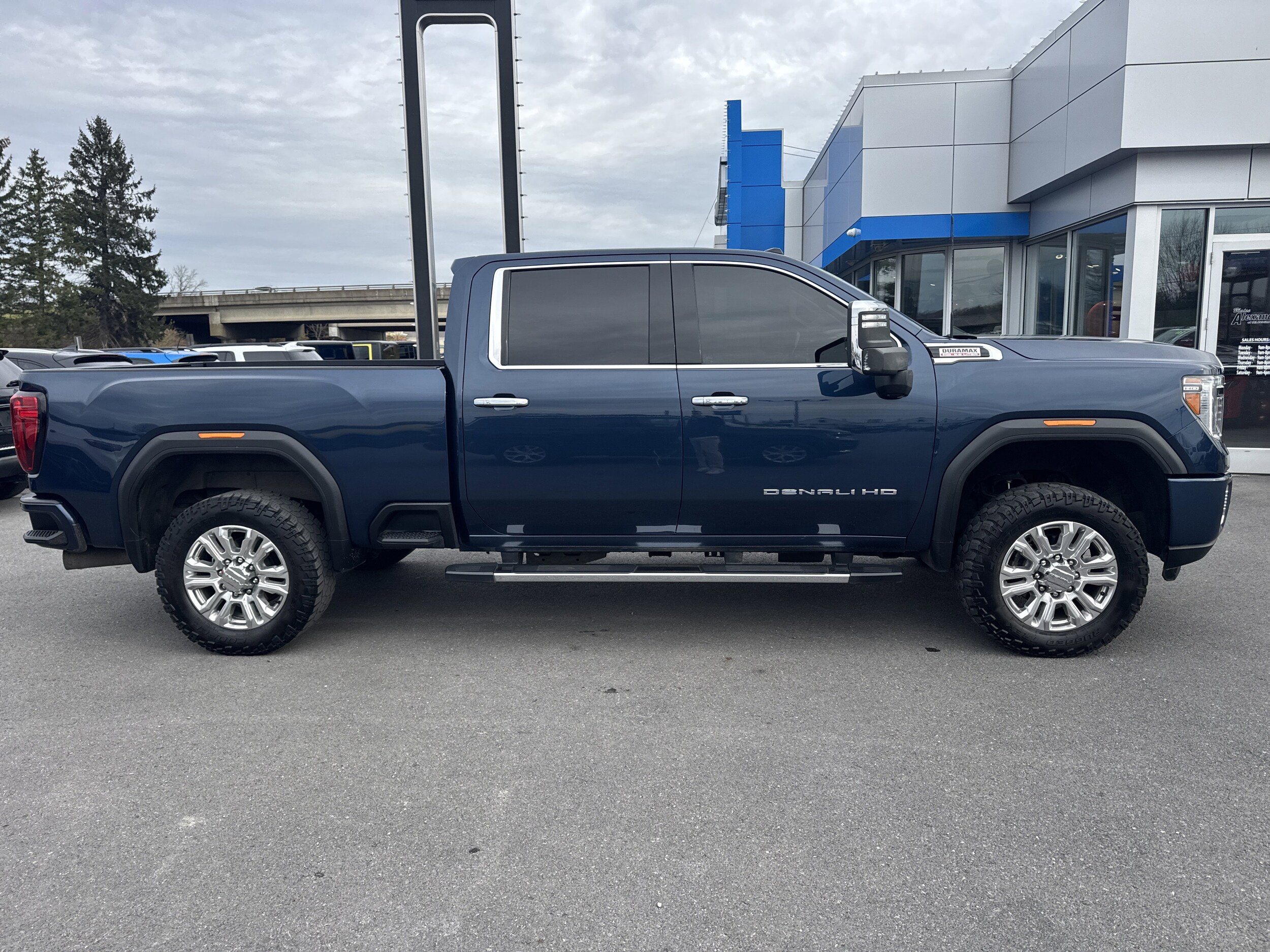 2021 Gmc Sierra 2500 HD Denali photo 2