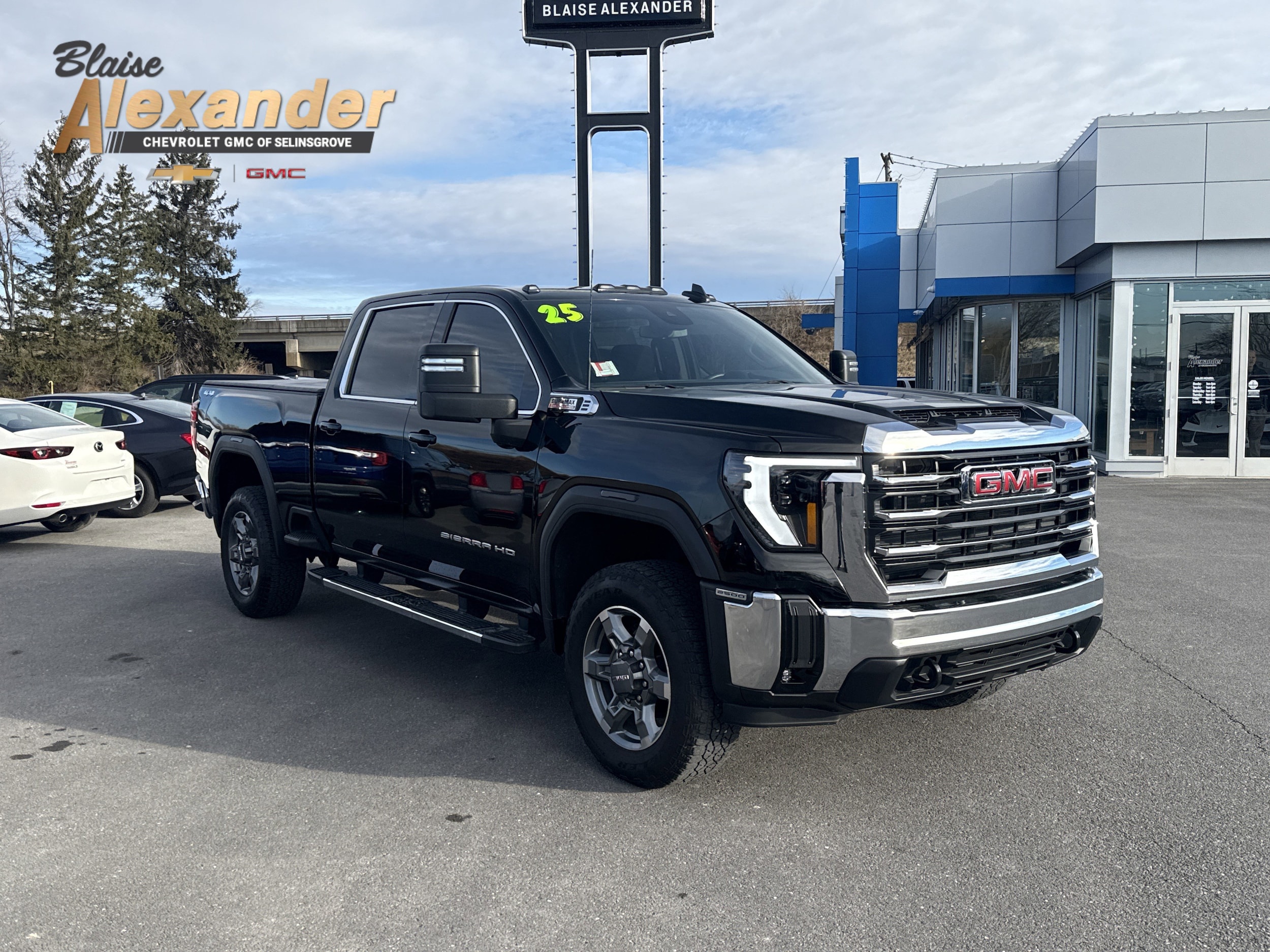 2025 GMC Sierra SLE's photo