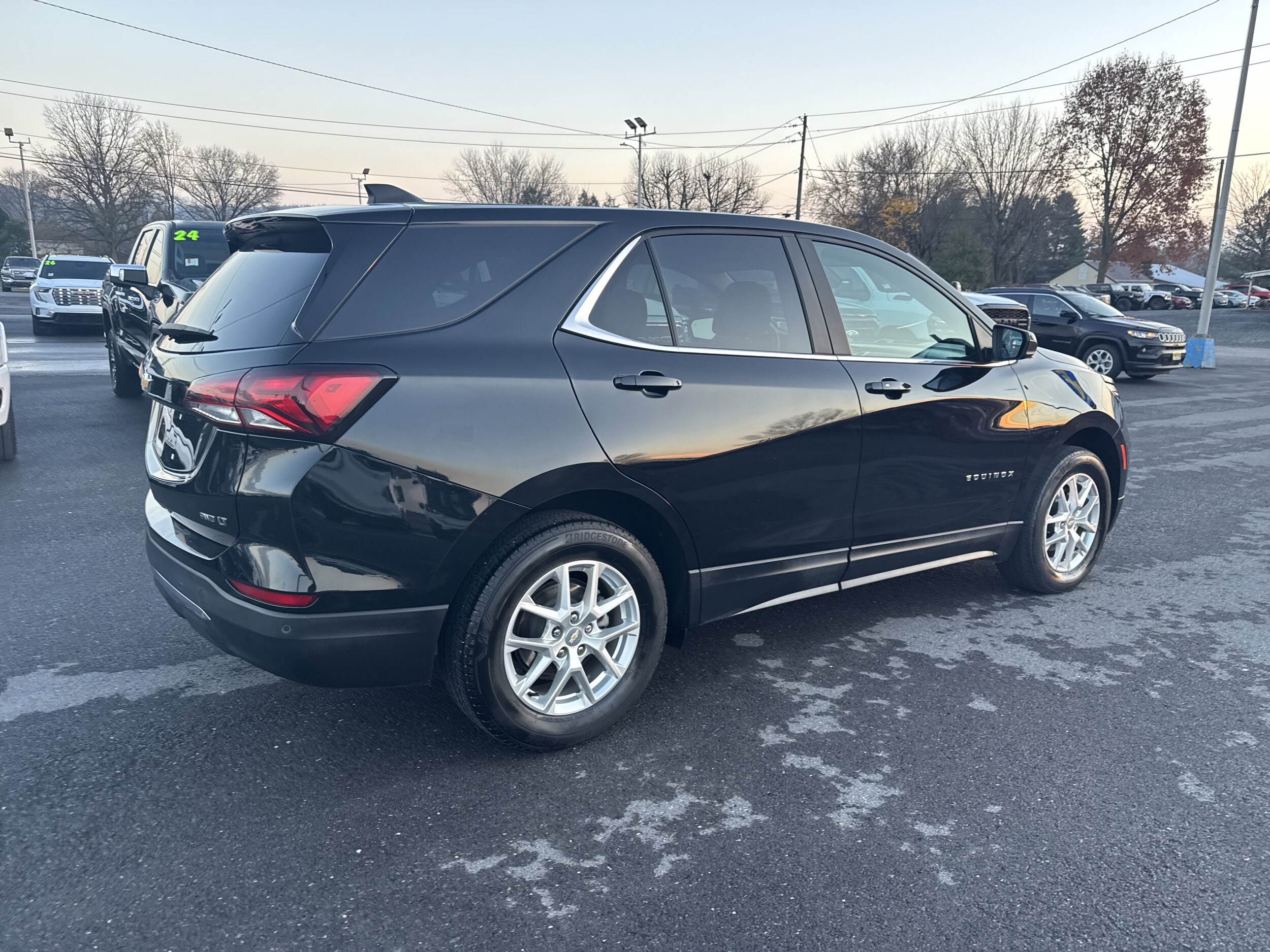 2024 Chevrolet Equinox LT photo 3