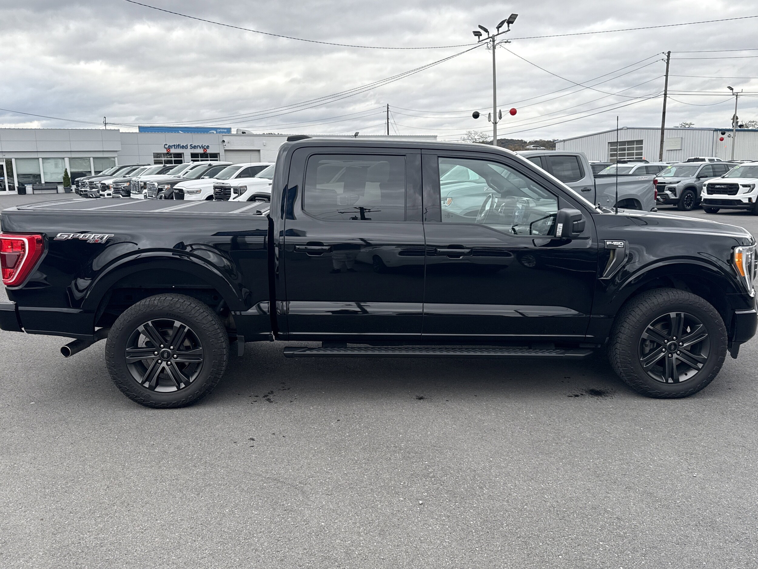 2022 Ford F-150 XLT photo 2