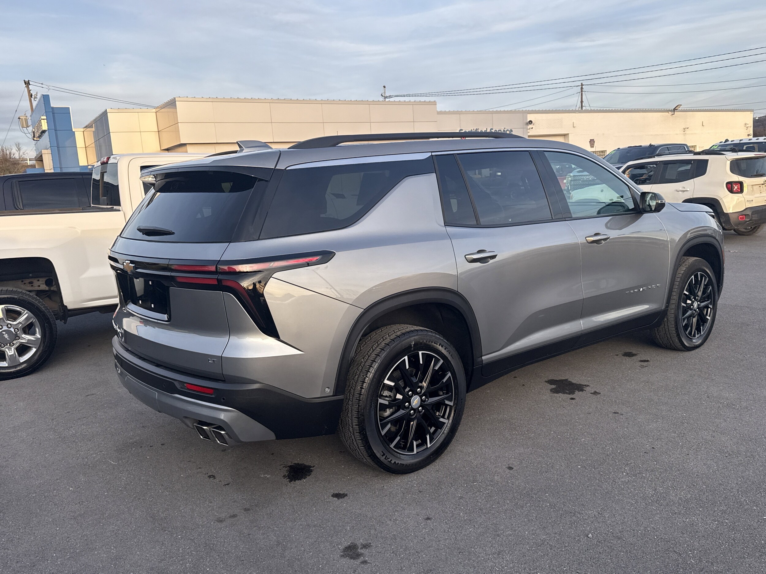 2024 Chevrolet Traverse photo 3