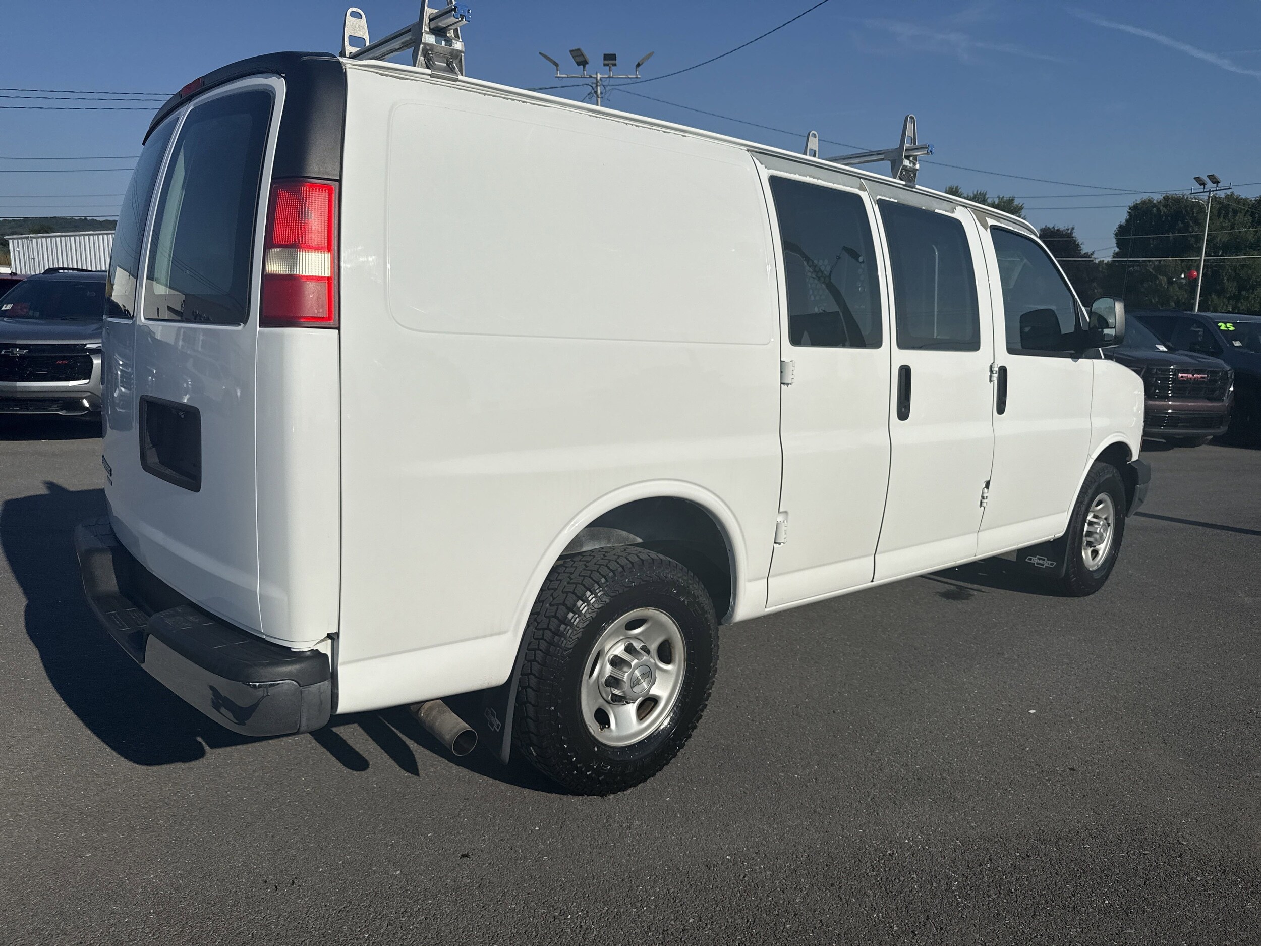 2013 Chevrolet Express Cargo 2500 Work Van photo 2