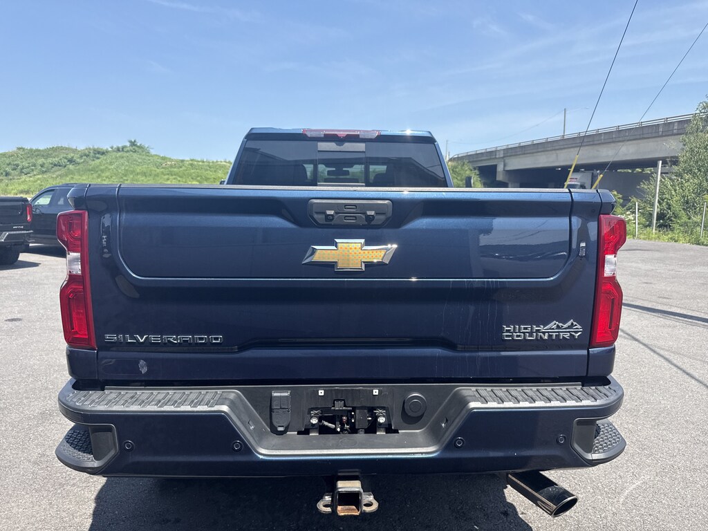 Used 2022 Chevrolet Silverado 2500HD High Country Truck Crew Cab