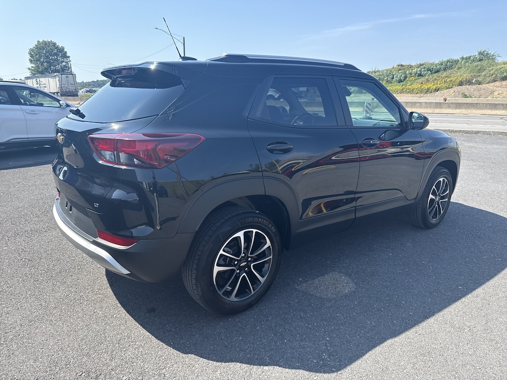 Used 2025 Chevrolet Trailblazer LT SUV
