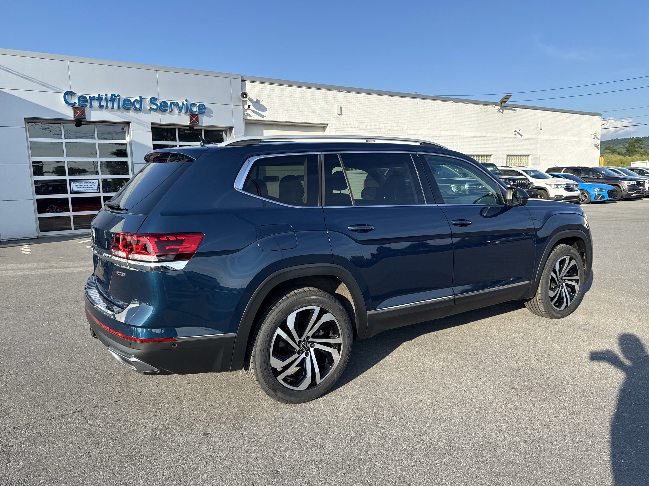 2021 Volkswagen Atlas V6 SEL Premium photo 3