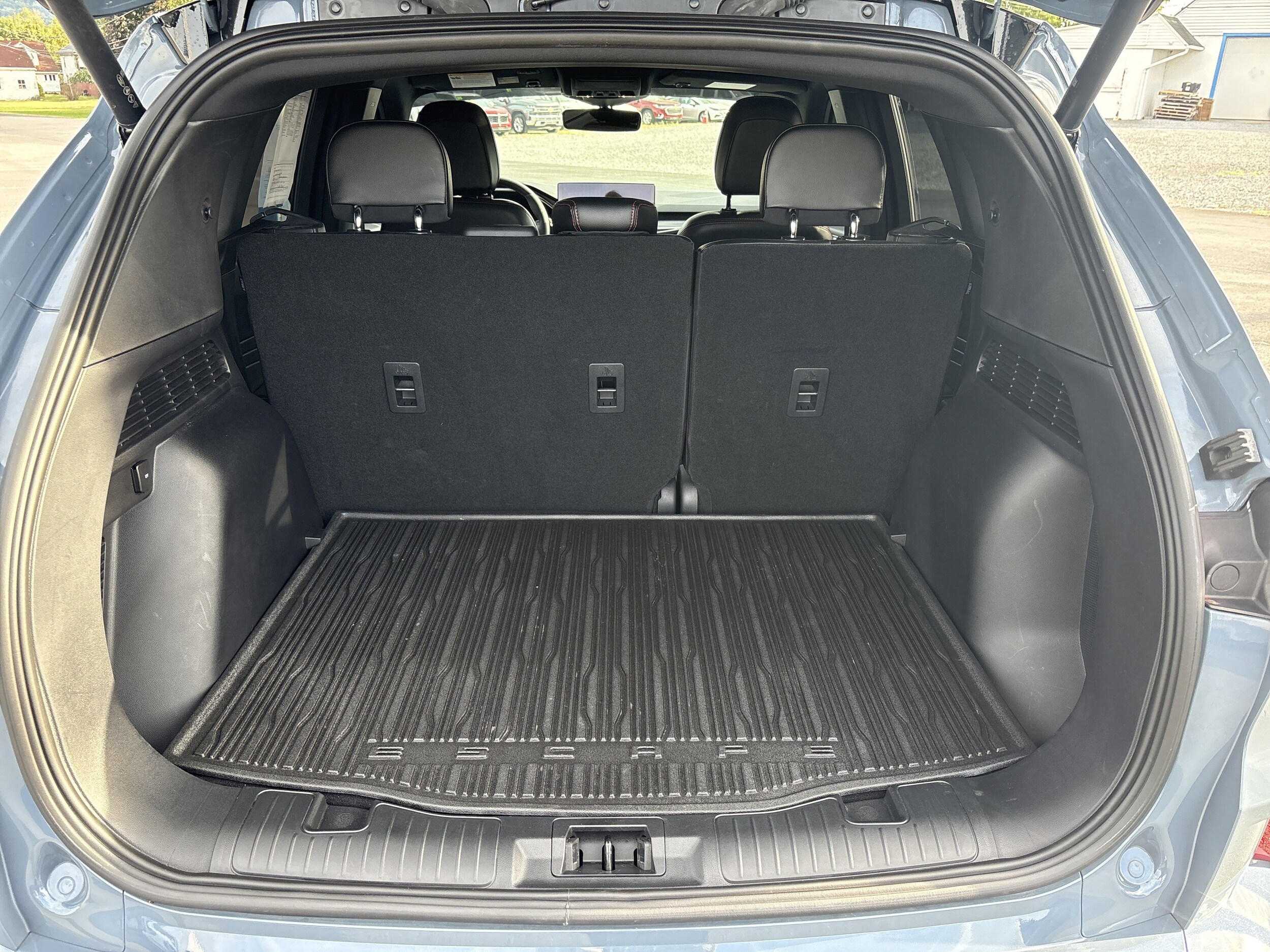 2024 Ford Escape ST-Line Elite photo 2