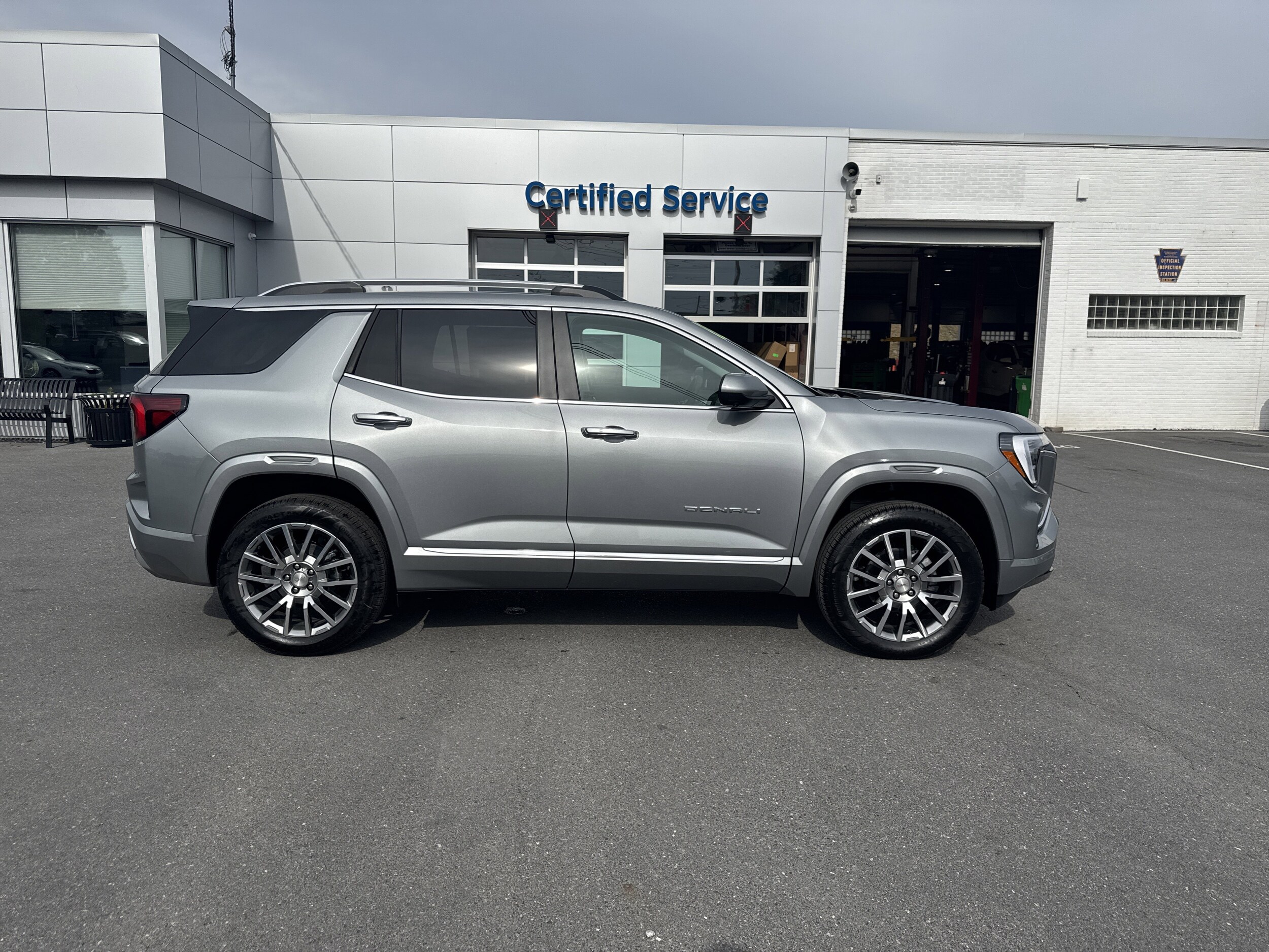 2026 Gmc Terrain Denali photo 2