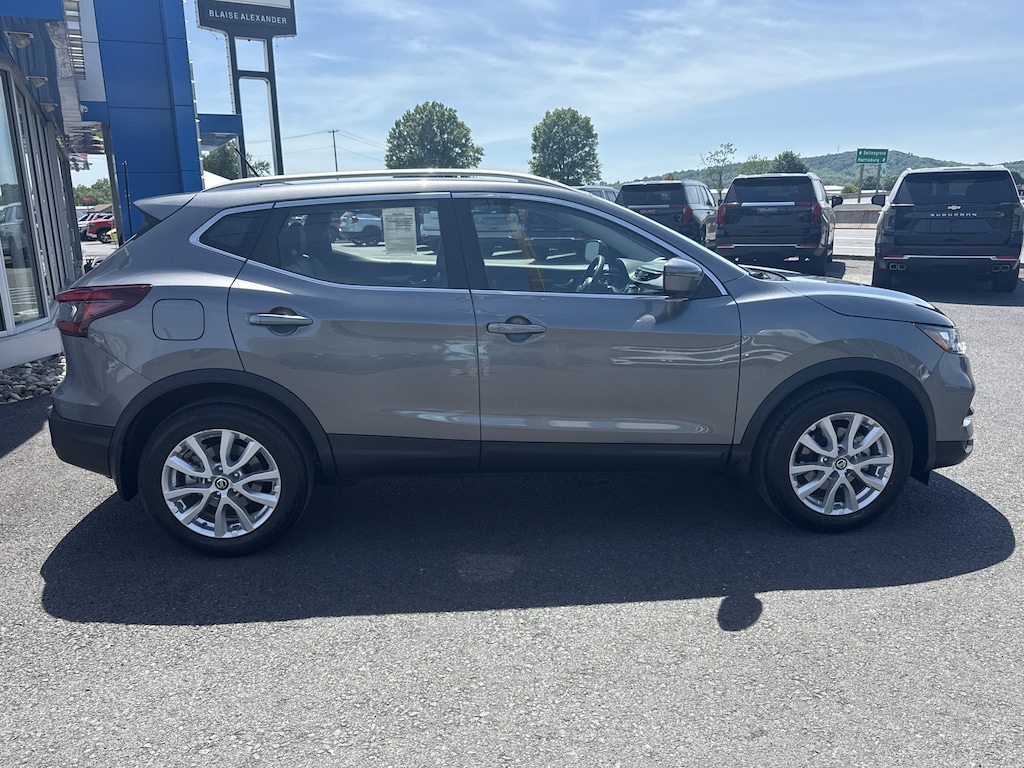 Used 2022 Nissan Rogue Sport SV SUV