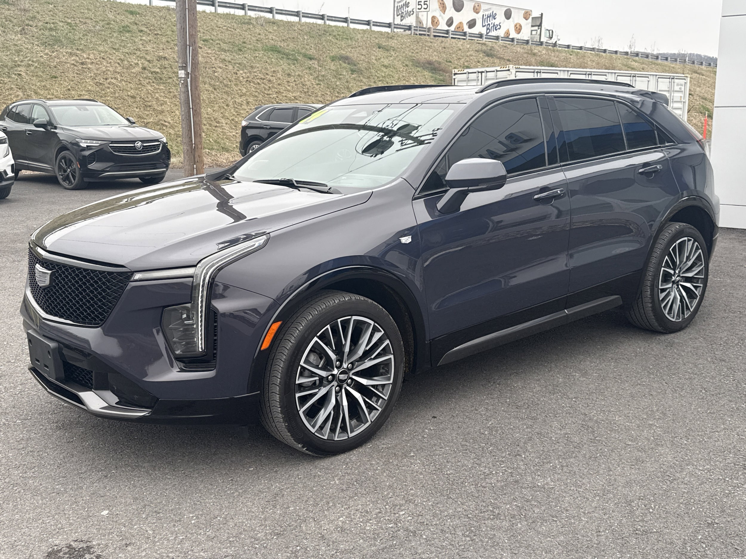 2024 Cadillac XT4 Sport - Photo 7
