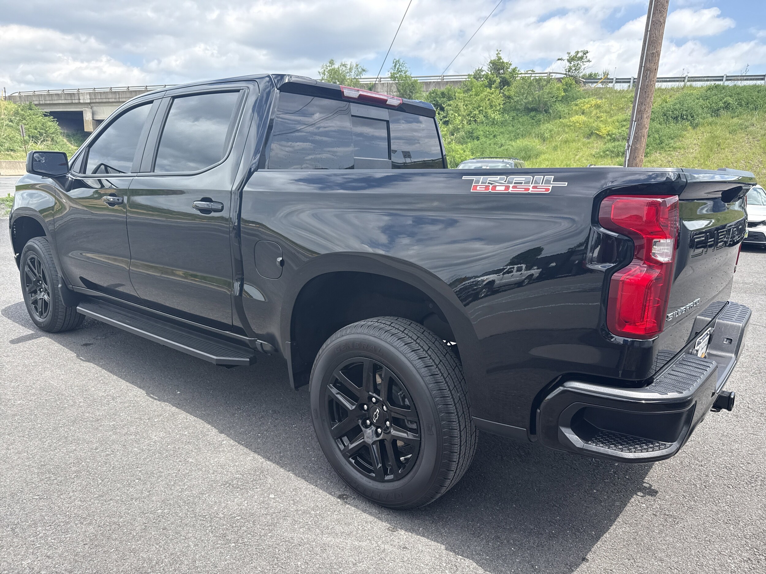 2024 Chevrolet Silverado 1500 LT Trail Boss - Photo 6