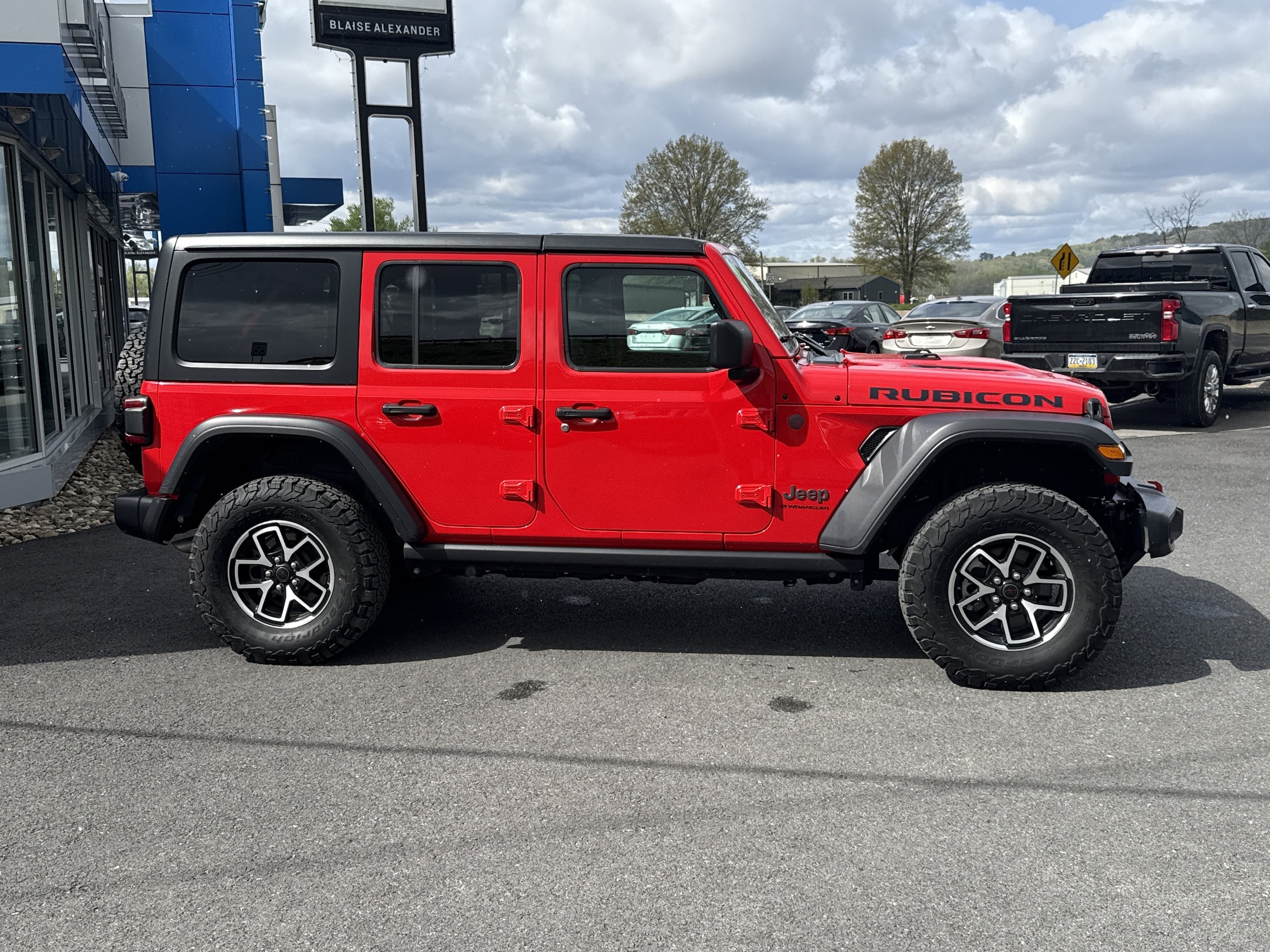 2024 Jeep Wrangler 4-Door Rubicon - Photo 2