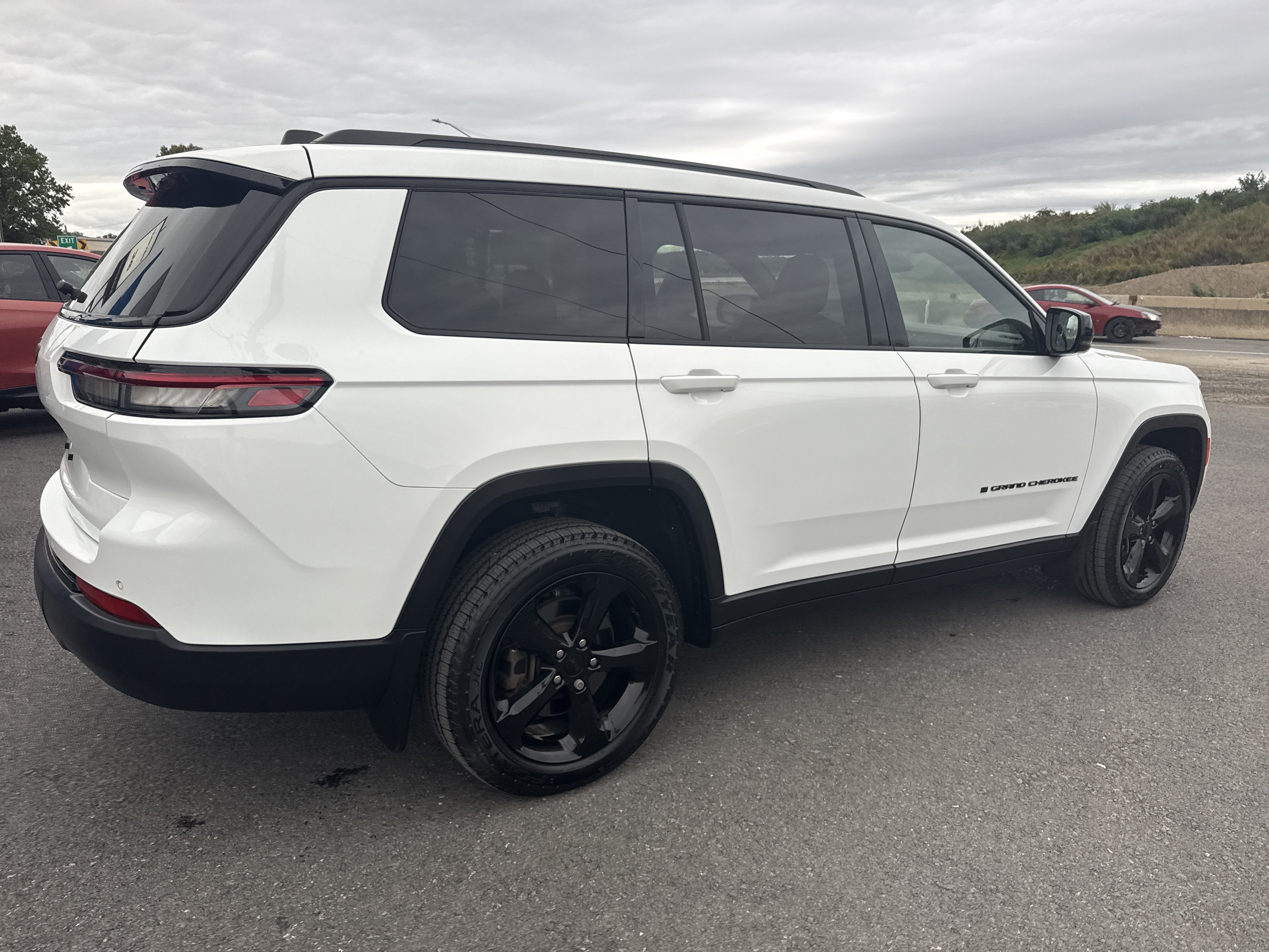 Used 2023 Jeep Grand Cherokee L L Laredo SUV
