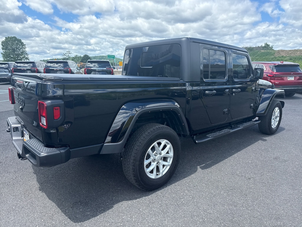 Used 2023 Jeep Gladiator Sport Truck Crew Cab