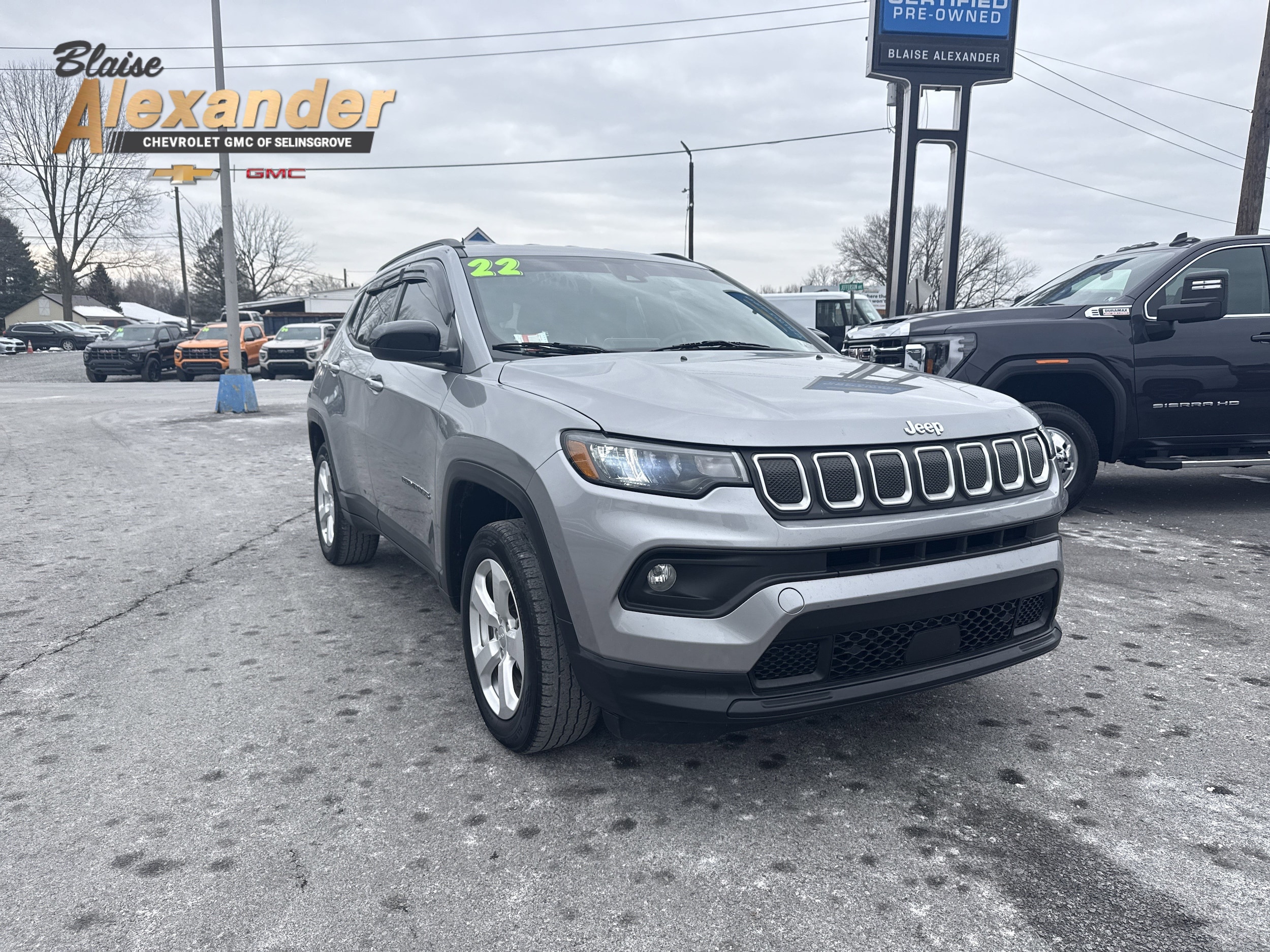 2022 Jeep Compass Latitude's photo