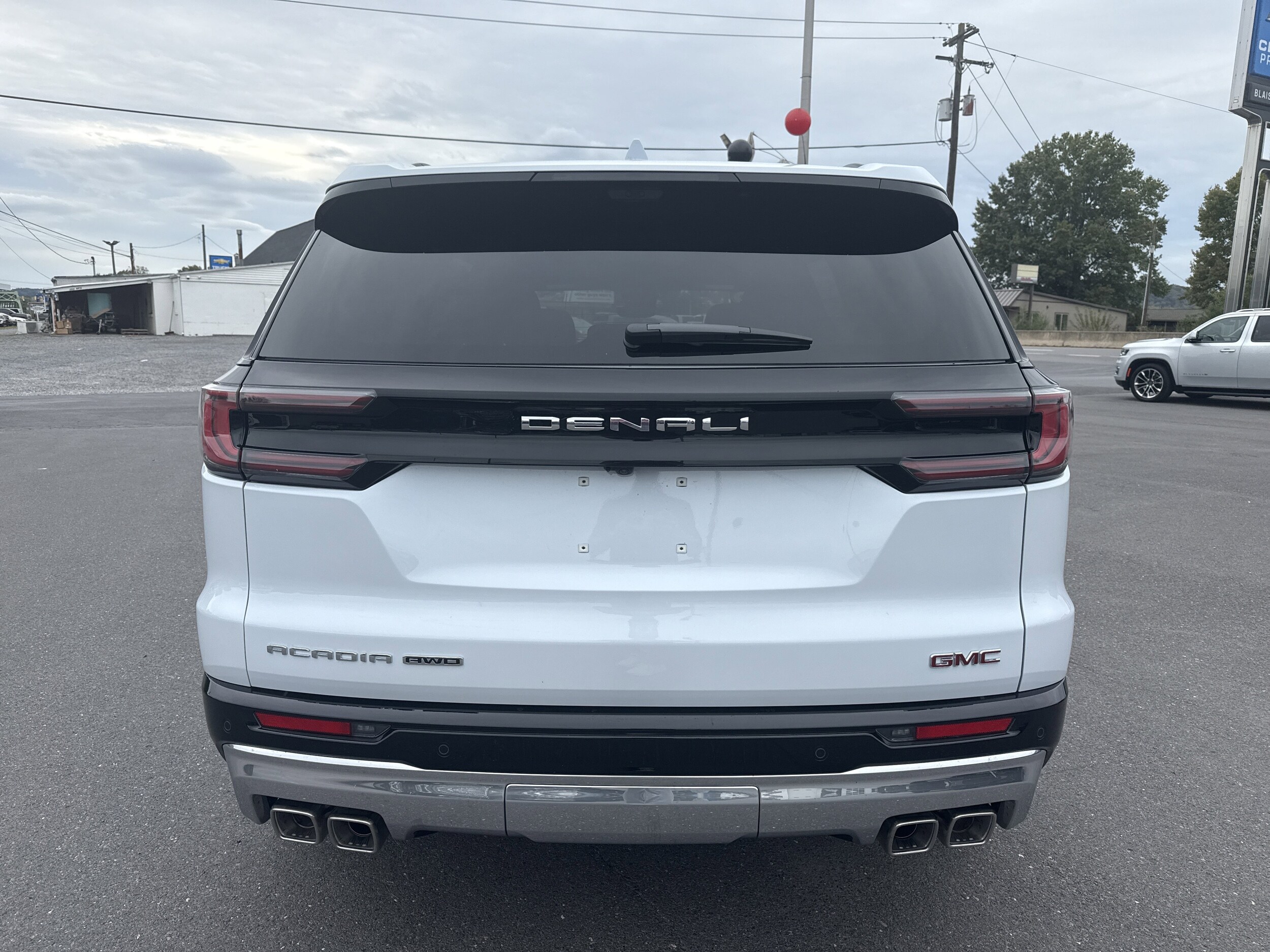 2026 Gmc Acadia Denali photo 4