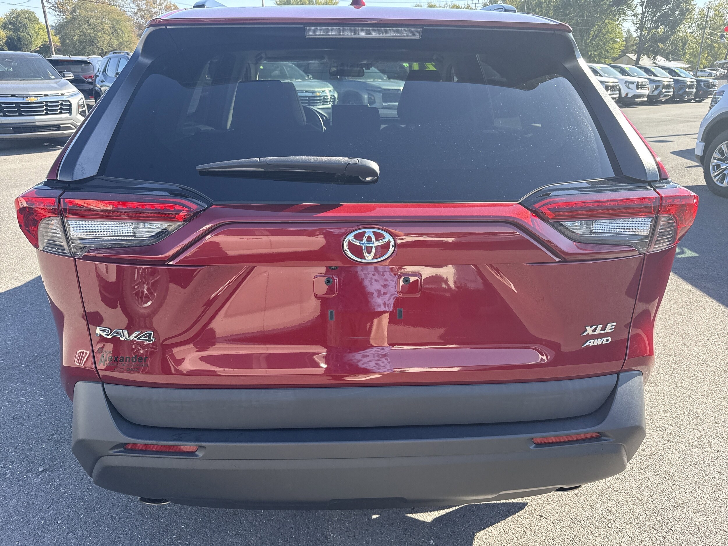 2021 Toyota RAV4 XLE photo 3