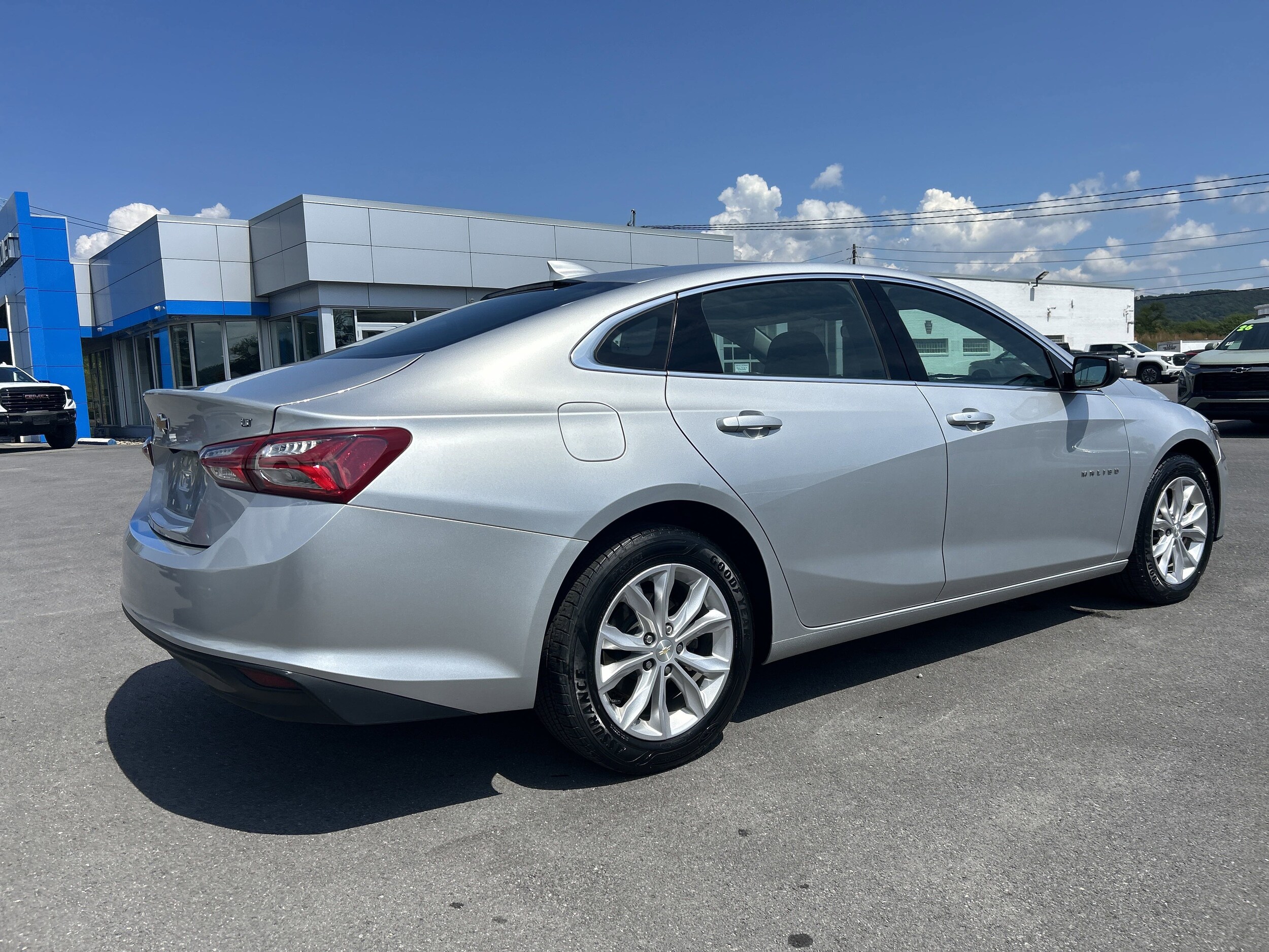 2020 Chevrolet Malibu 1LT photo 3