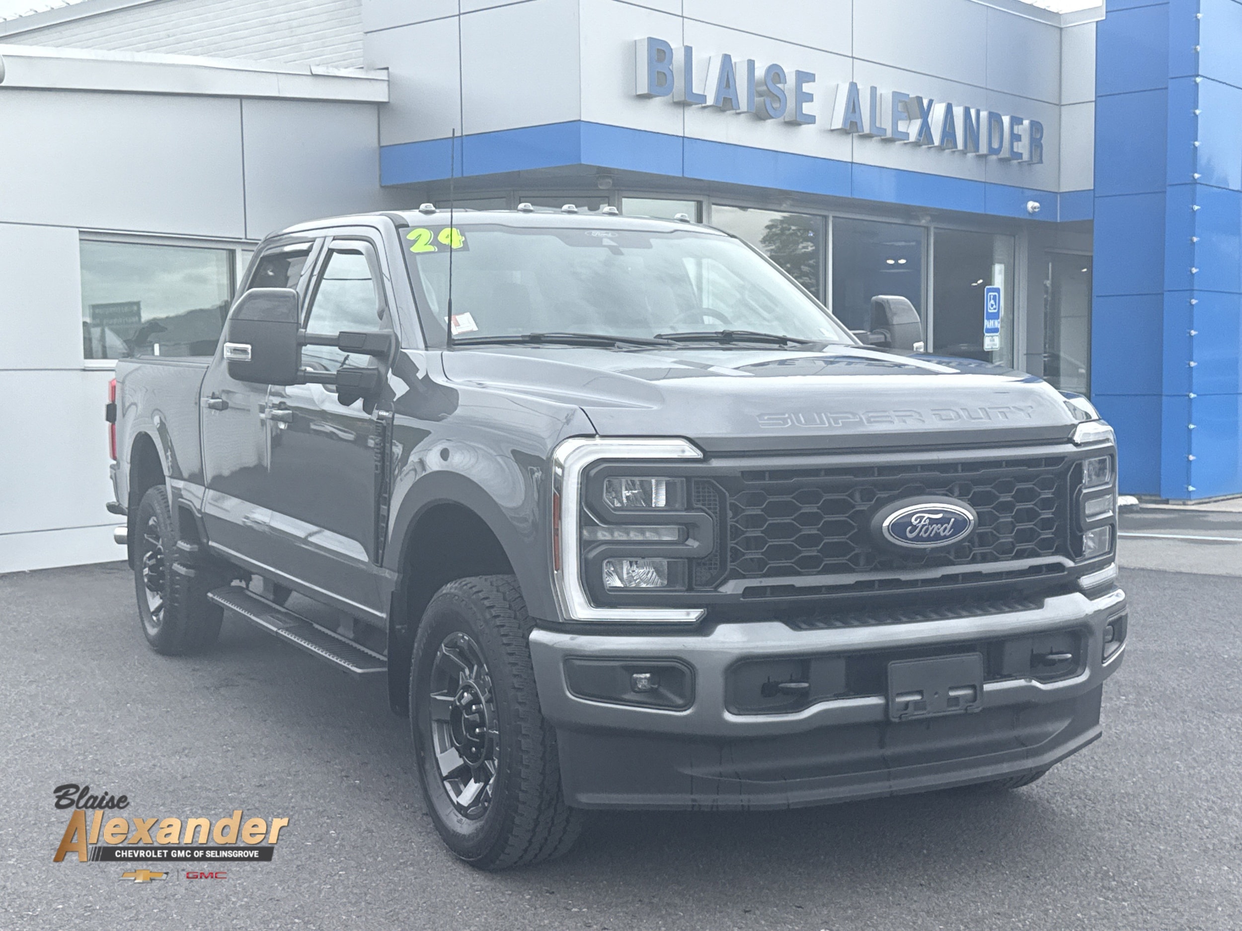2024 Ford F-250 Lariat 4x4 Crew Cab 6-3/4' Box's photo