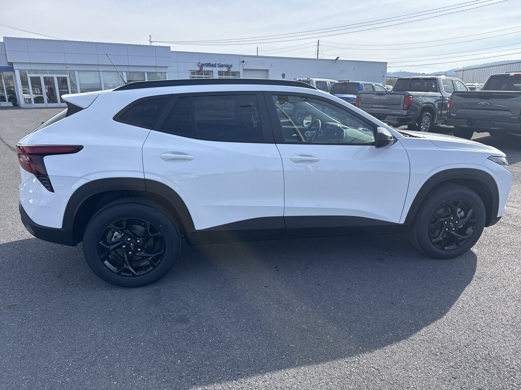 New 2026 Chevrolet Trax LT SUV