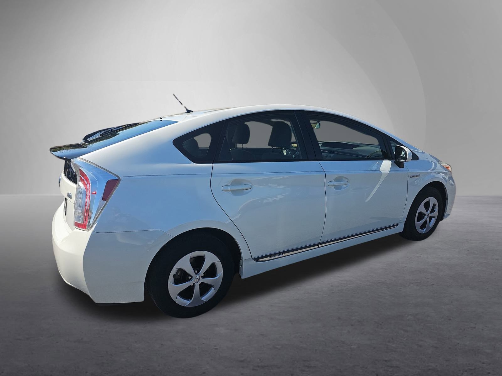 2013 Toyota Prius Two photo 3