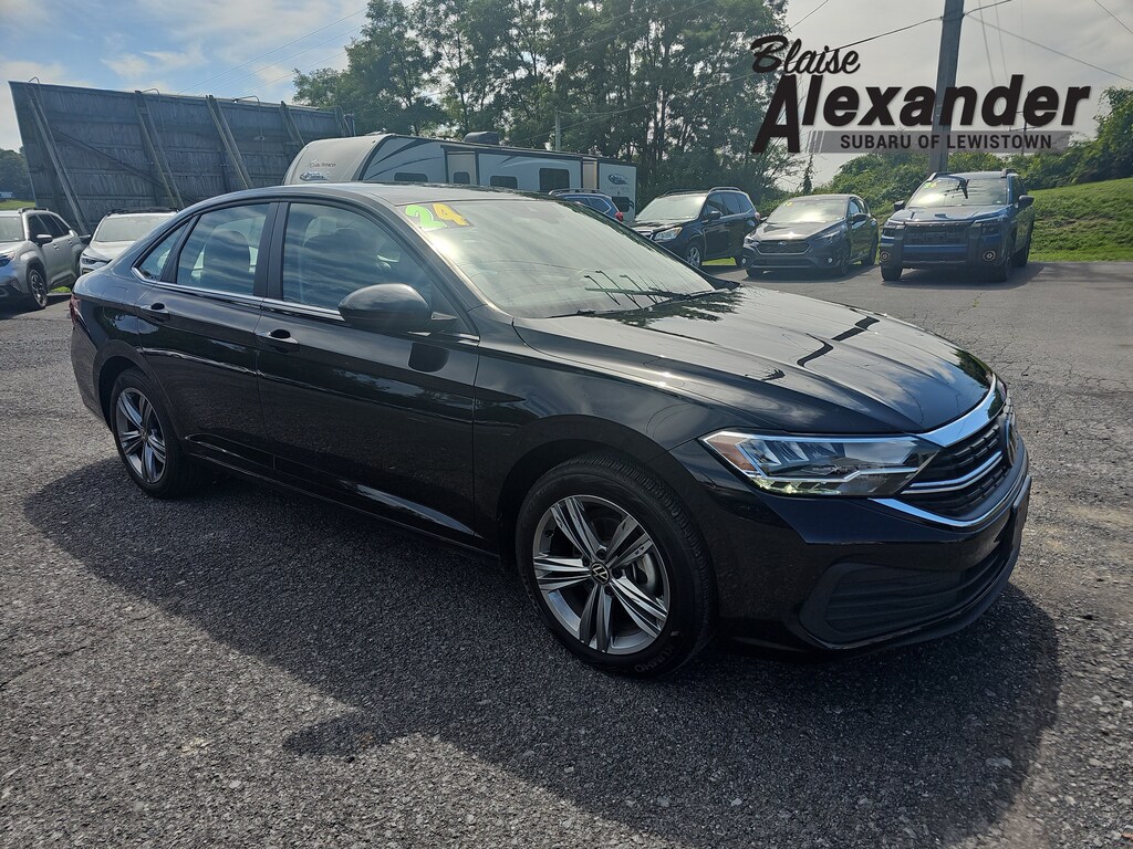 Used 2024 Volkswagen Jetta 1.5T SE Sedan