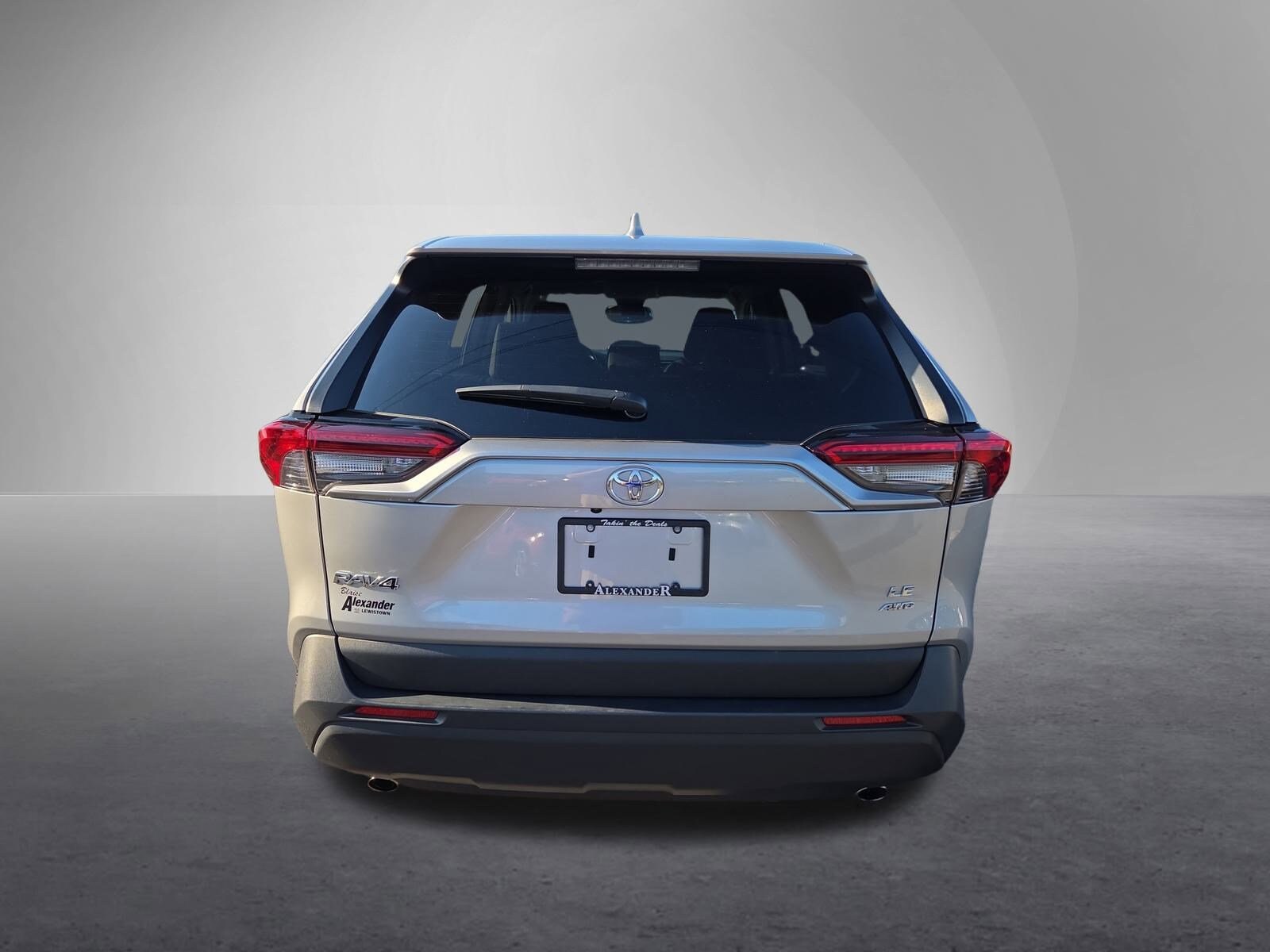 2024 Toyota RAV4 LE photo 4
