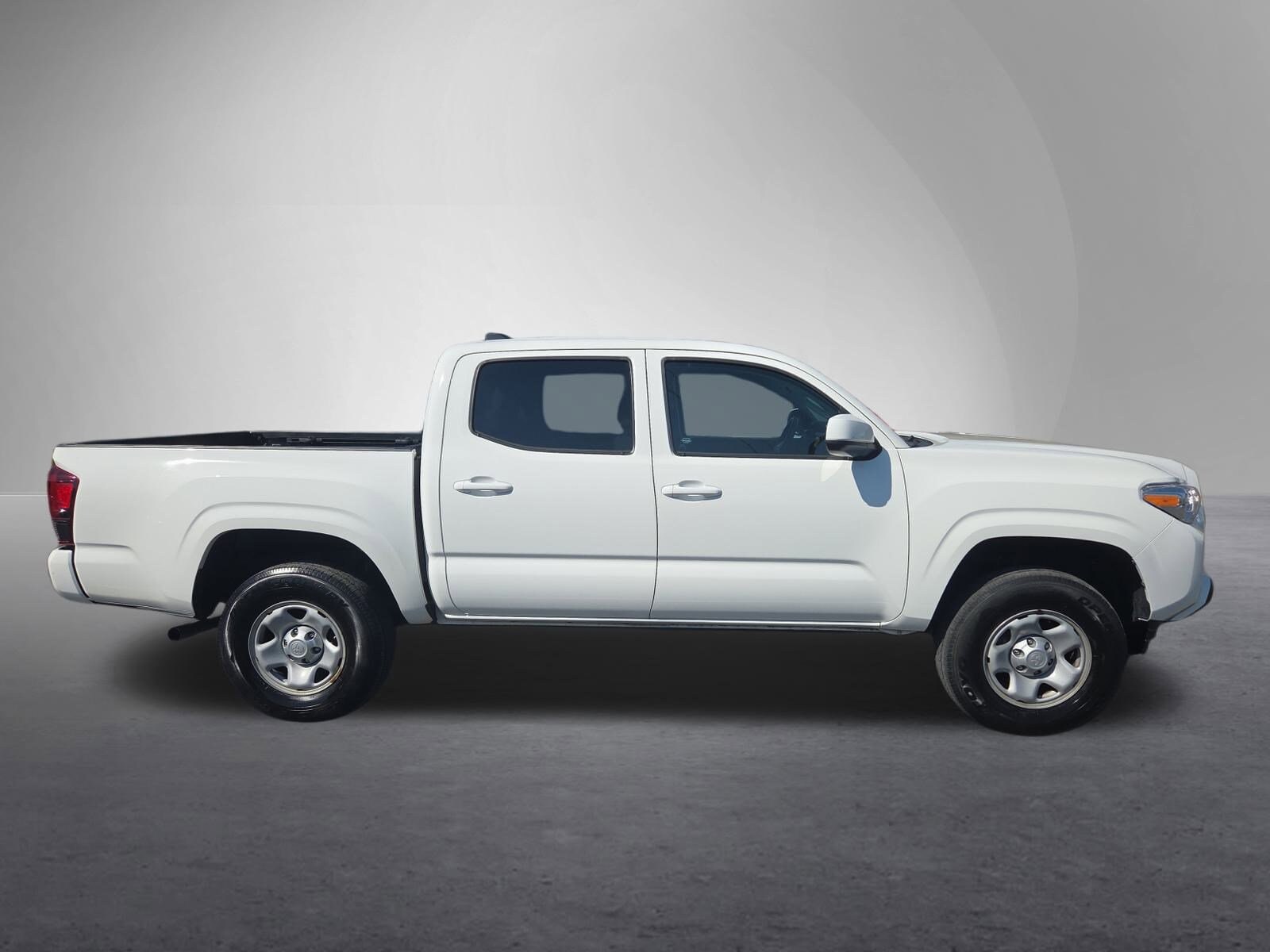 2022 Toyota Tacoma 4x4 SR Double Cab V6 photo 2