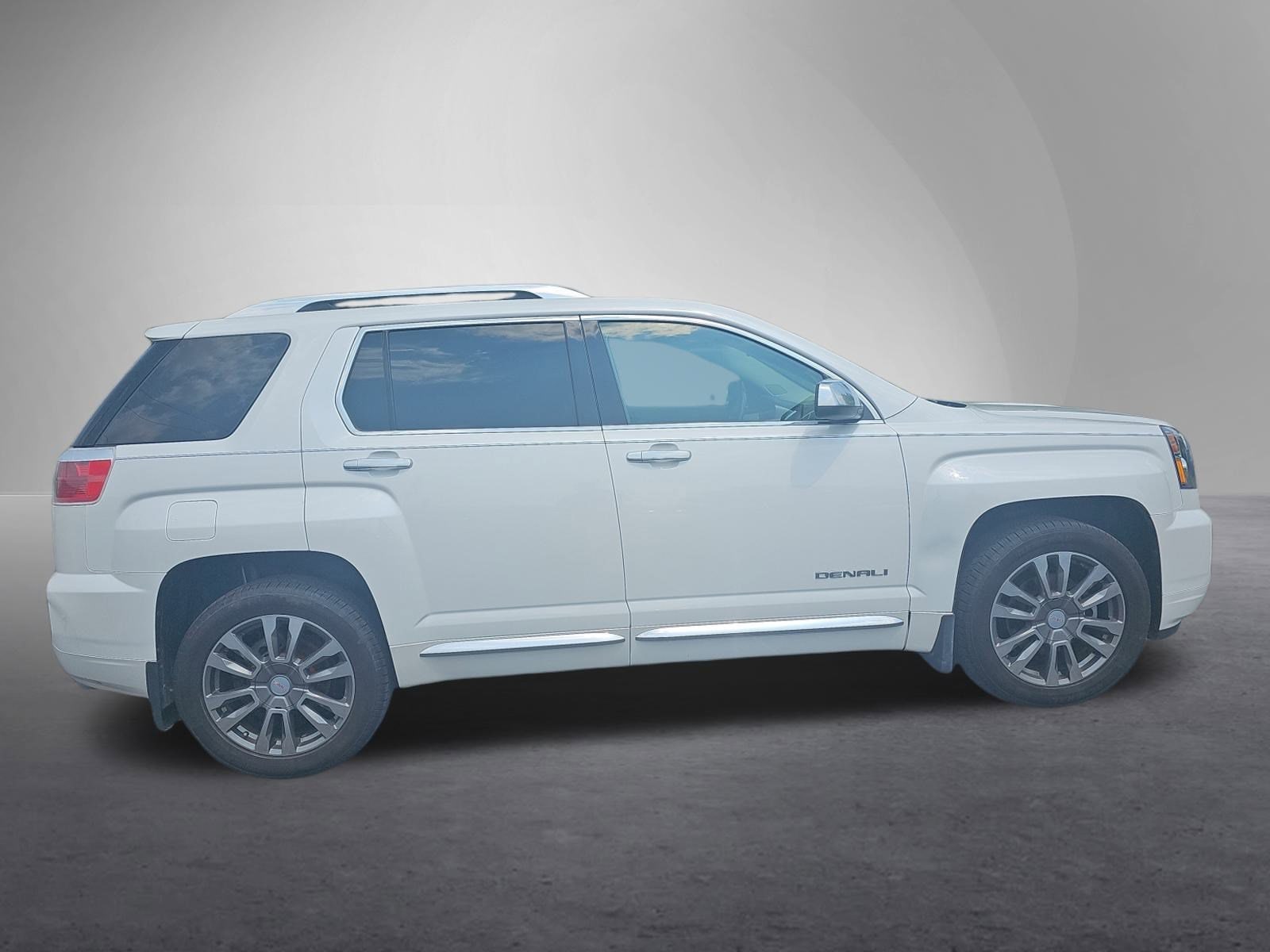 Used 2017 GMC Terrain Denali with VIN 2GKFLVE38H6159924 for sale in Burnham, PA