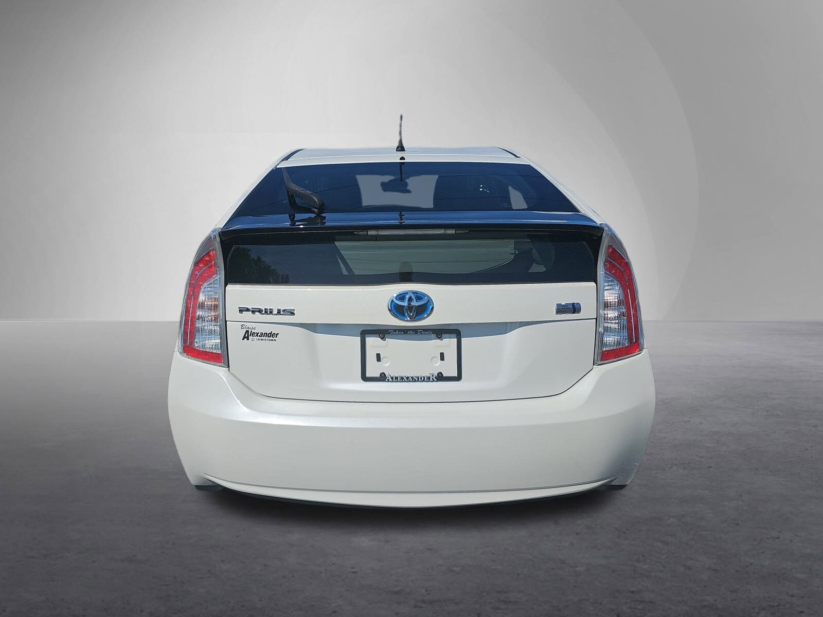 2013 Toyota Prius Two photo 4
