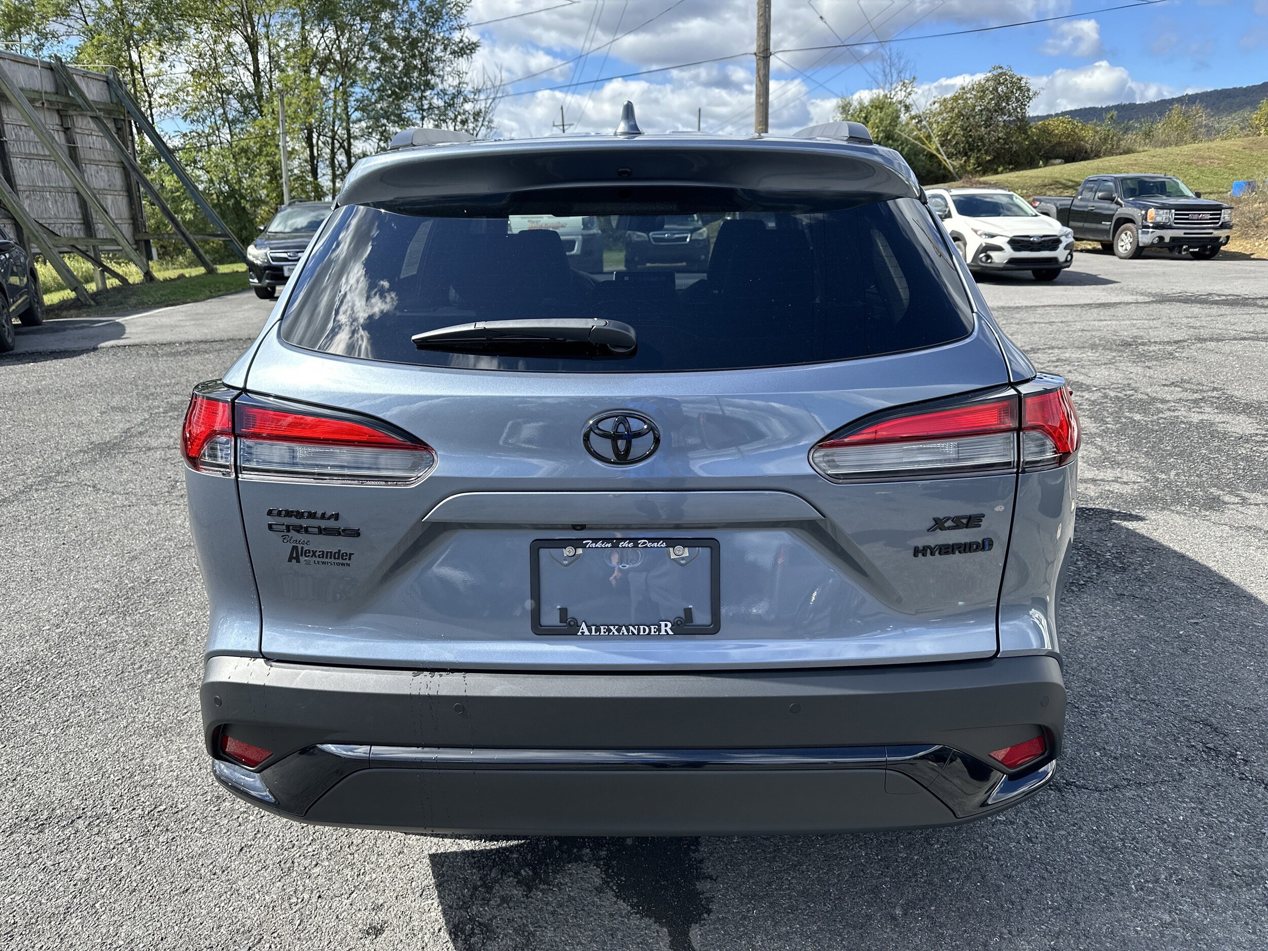 2024 Toyota Corolla Cross Hybrid XSE photo 3