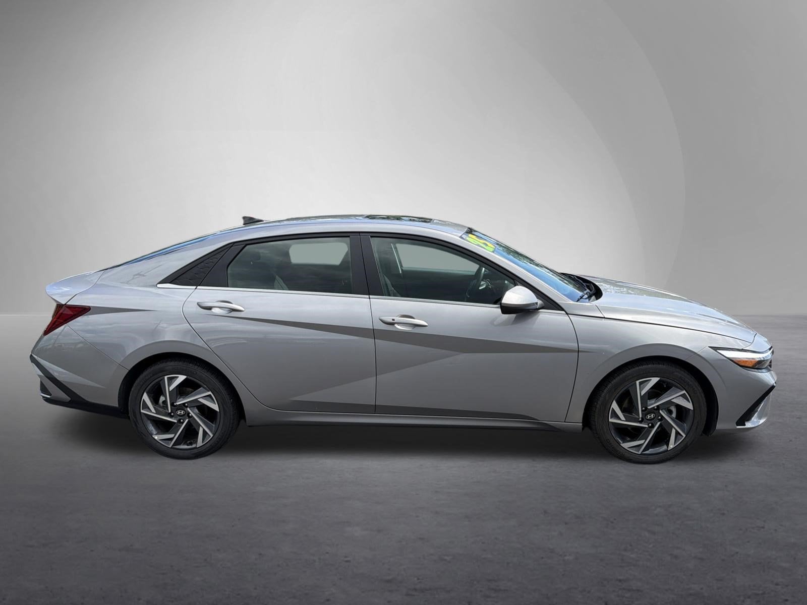 Used 2025 Hyundai Elantra SEL with VIN KMHLS4DG9SU922974 for sale in Burnham, PA