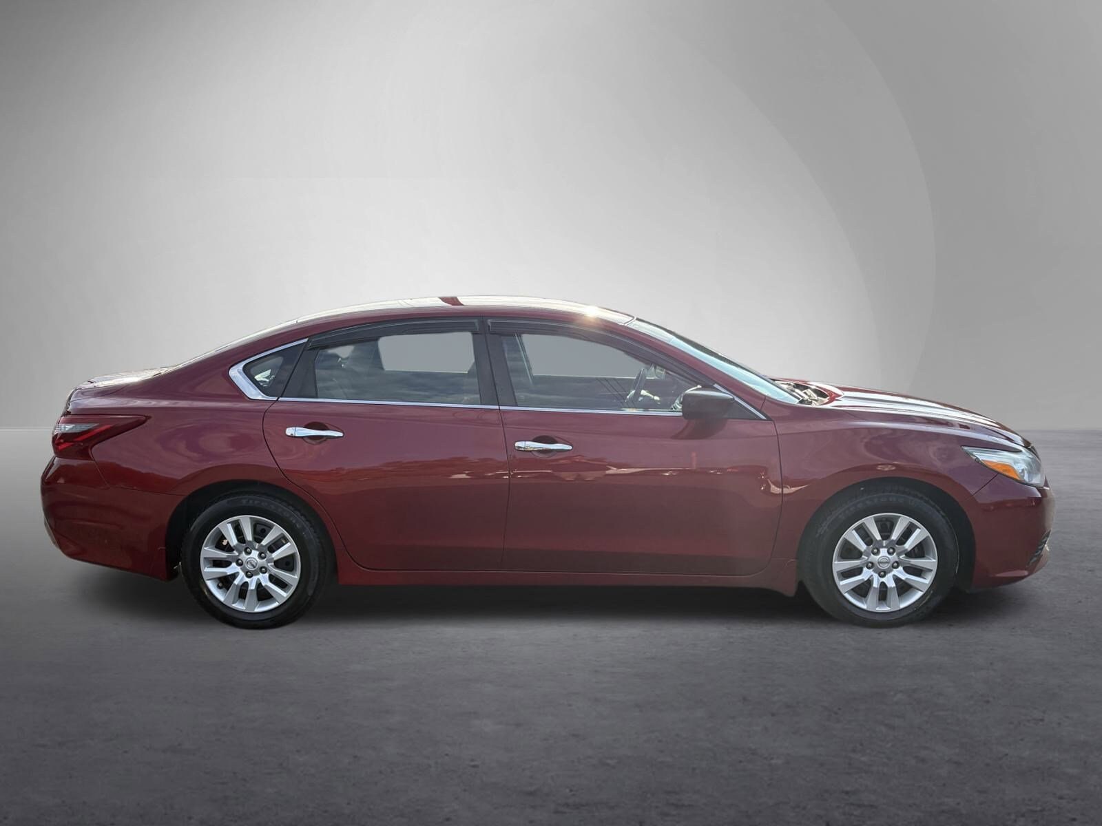 2018 Nissan Altima 2.5 S photo 2