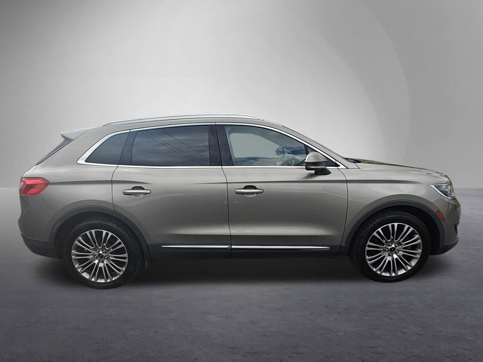 Used 2017 Lincoln MKX Reserve with VIN 2LMPJ8LR9HBL25101 for sale in Burnham, PA