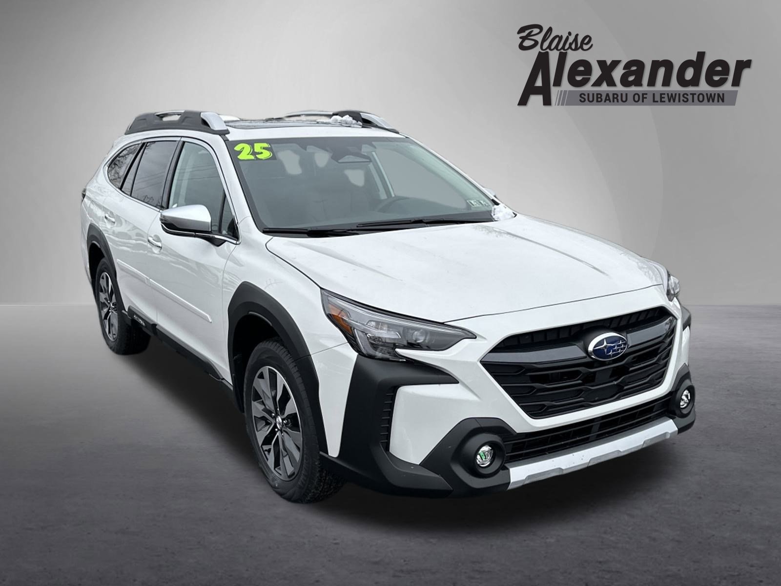 2025 Subaru Outback Touring's photo