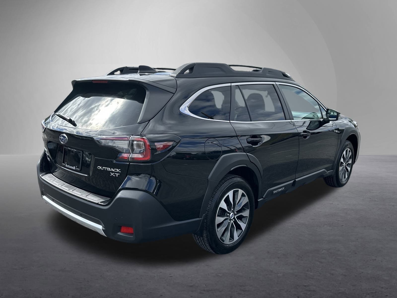 2024 Subaru Outback Limited XT photo 3