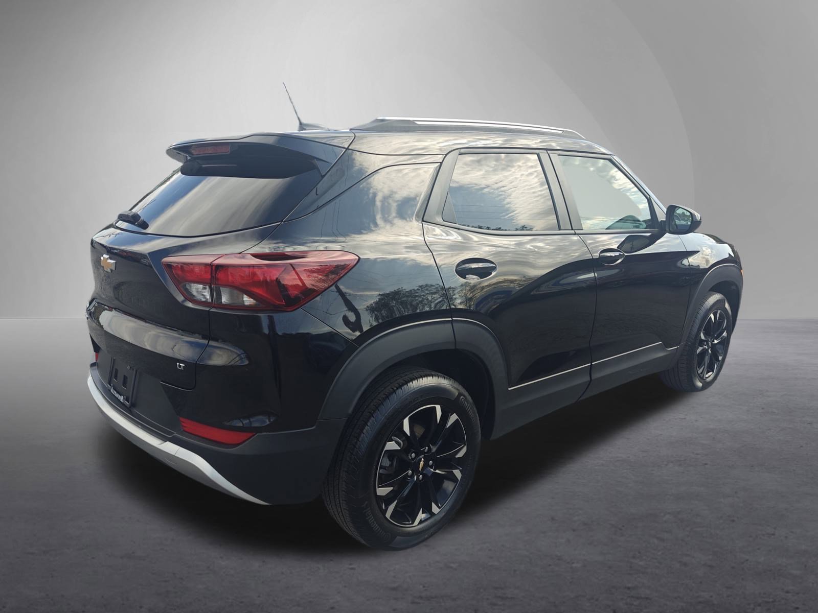 2023 Chevrolet Trailblazer LT photo 3