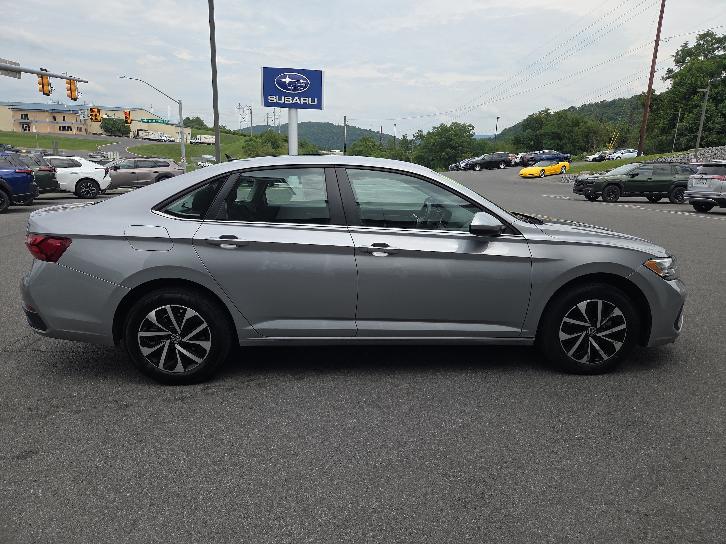 Used 2024 Volkswagen Jetta S with VIN 3VW5M7BU0RM080619 for sale in Burnham, PA