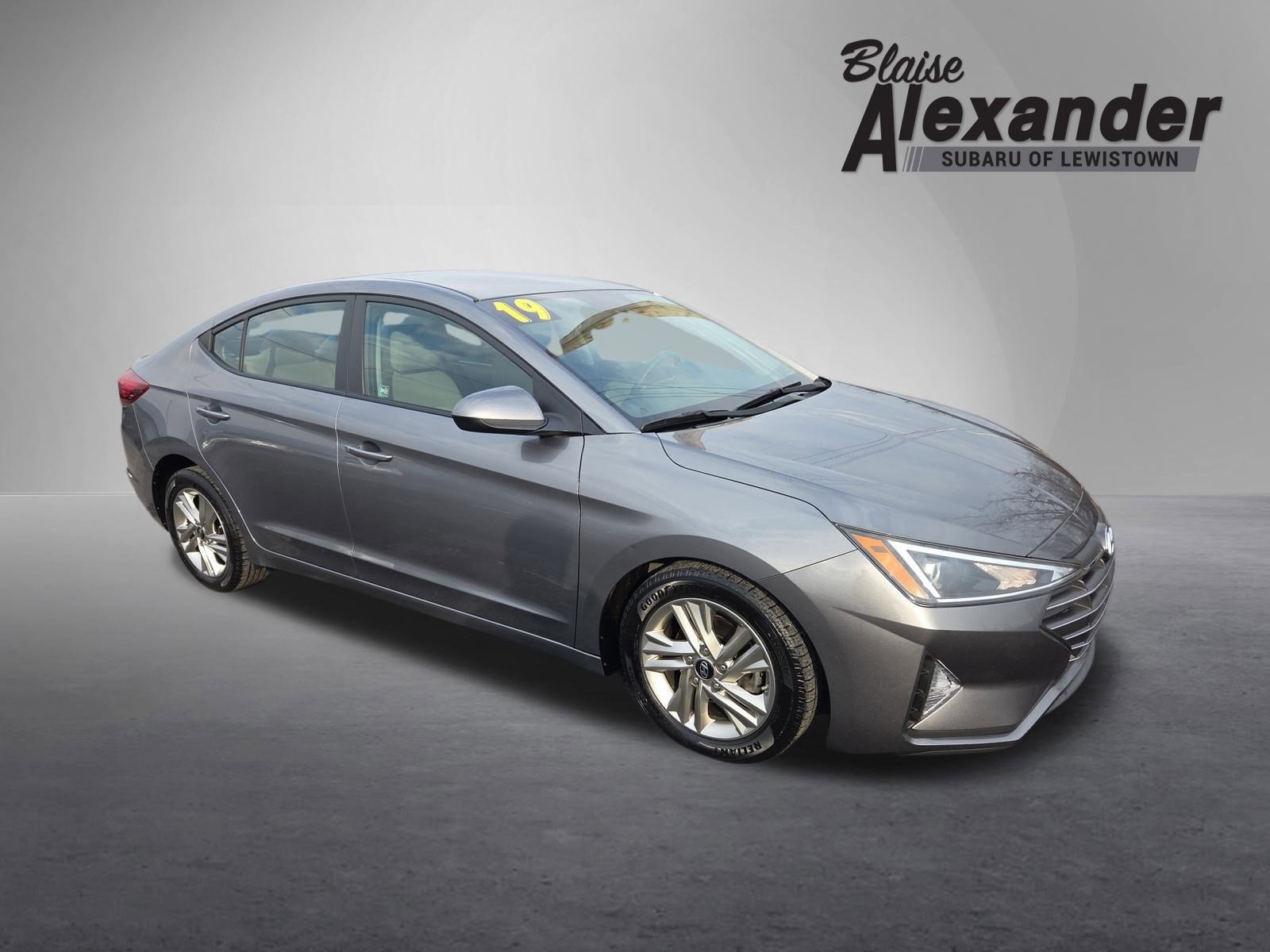 2019 Hyundai Elantra SEL's photo