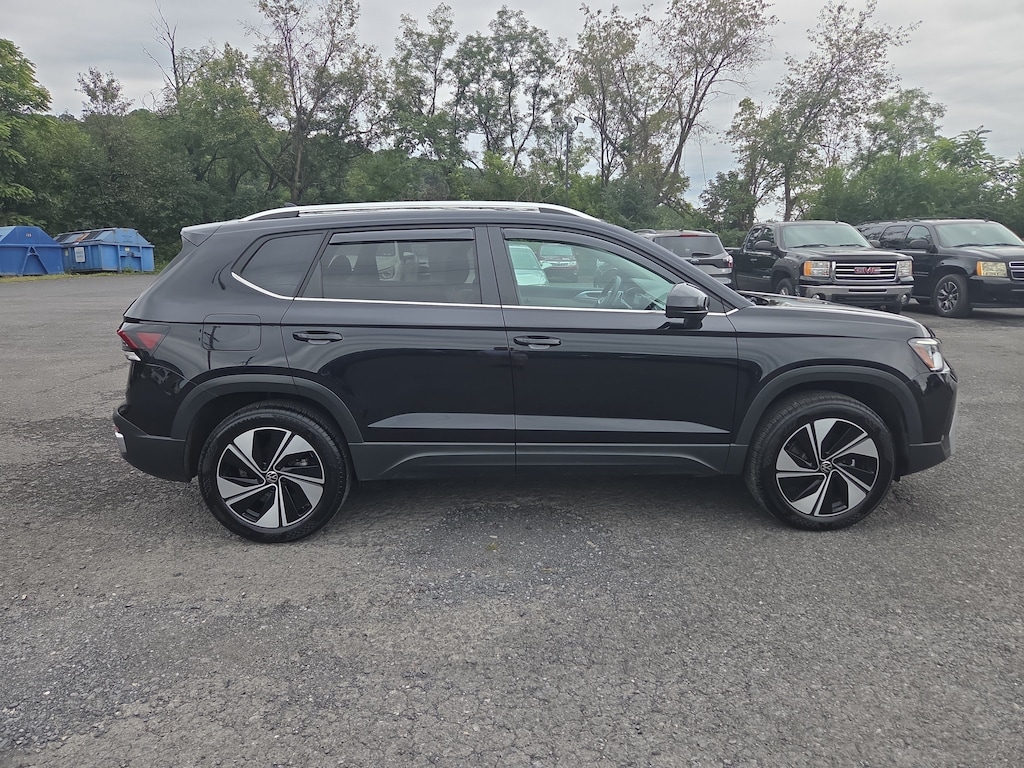 Used 2025 Volkswagen Taos 1.5T SE SUV