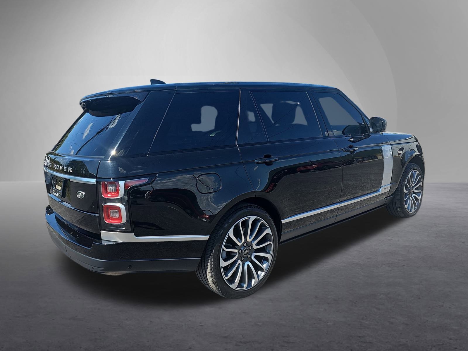 2021 Land Rover Range Rover P525 HSE HSE Westminster Edition photo 3