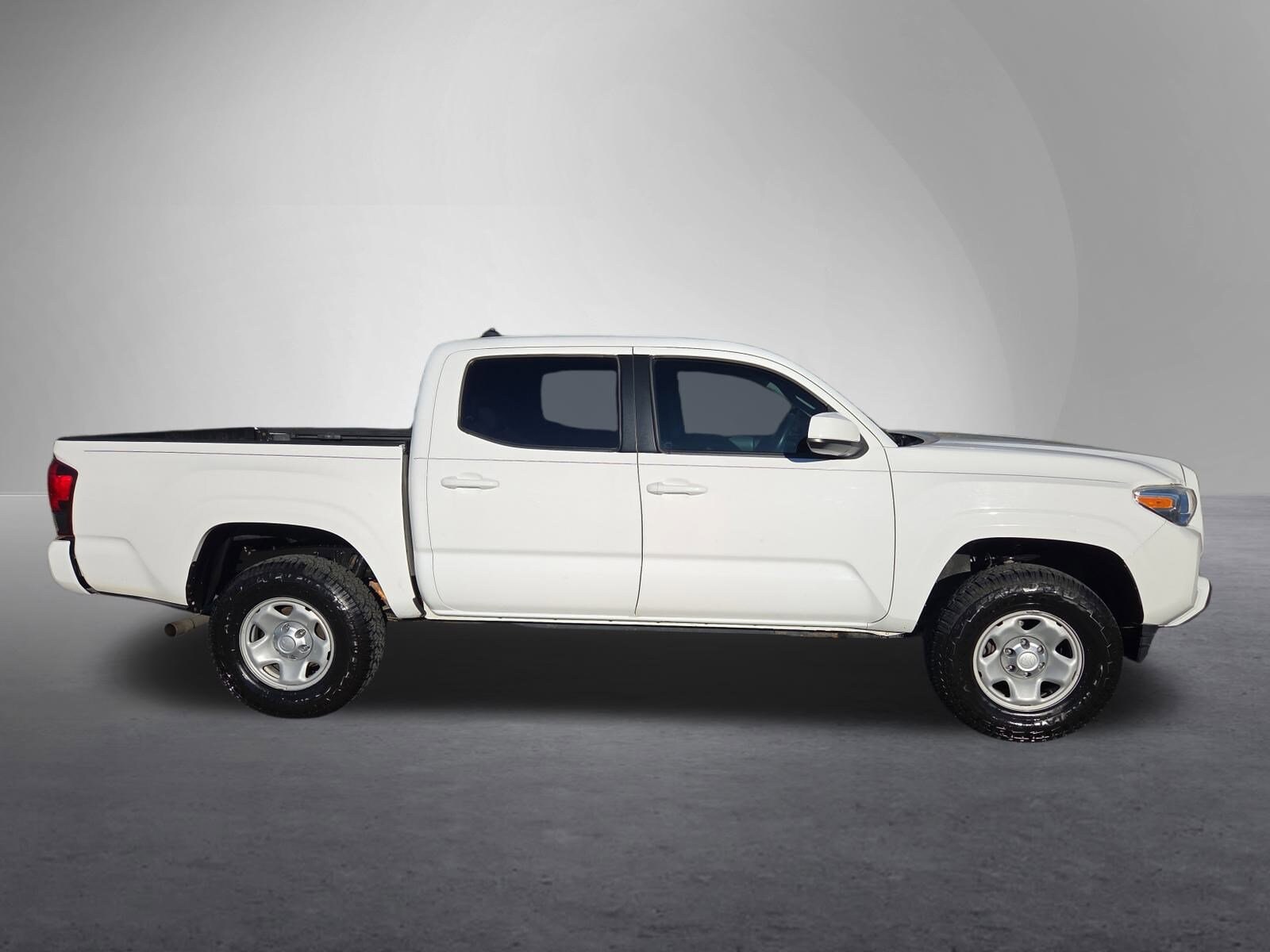 2018 Toyota Tacoma SR photo 2