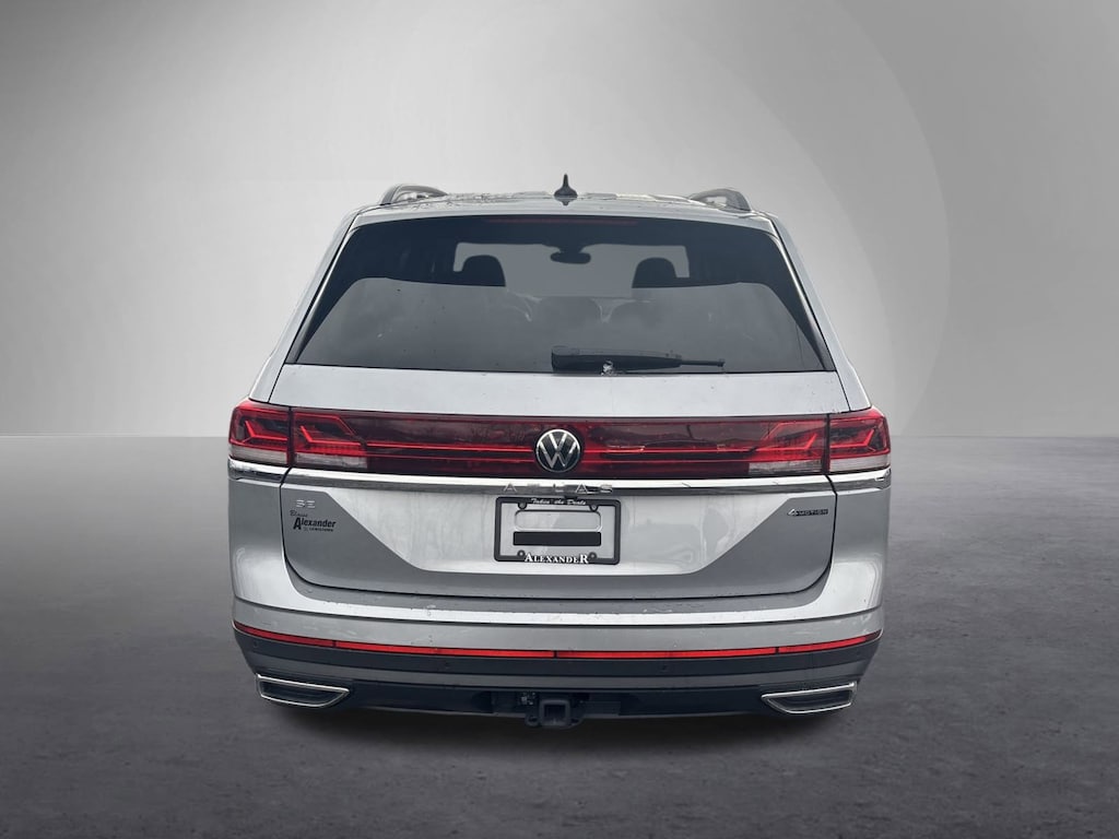Used 2024 Volkswagen Atlas 2.0T SE w/Technology SUV