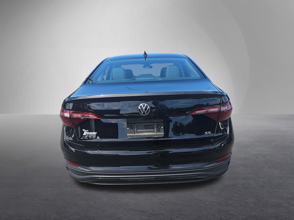 Used 2024 Volkswagen Jetta 1.5T SE Sedan