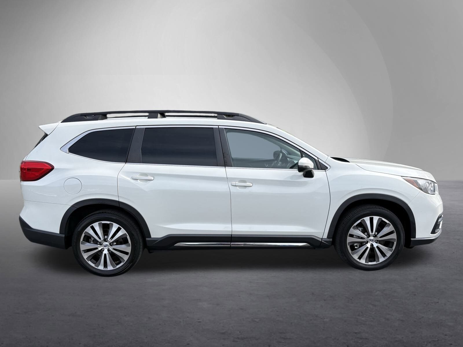 2022 Subaru Ascent Limited photo 2